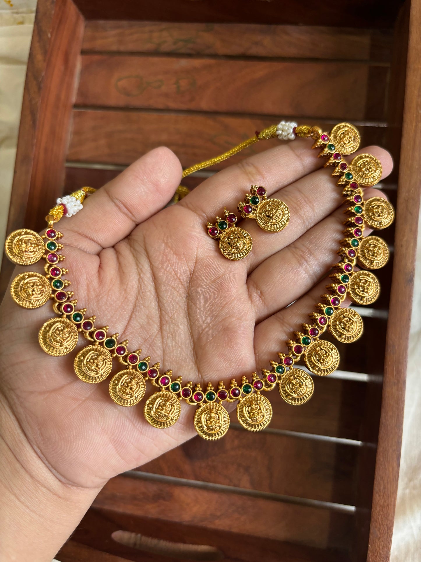 Multi coin set