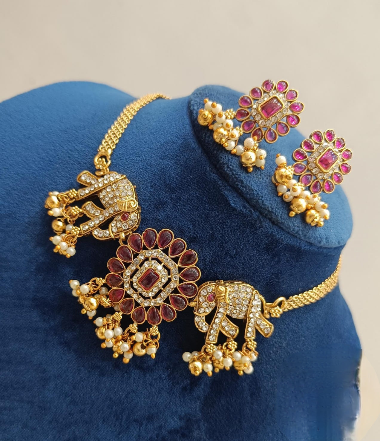 Elephant stone choker