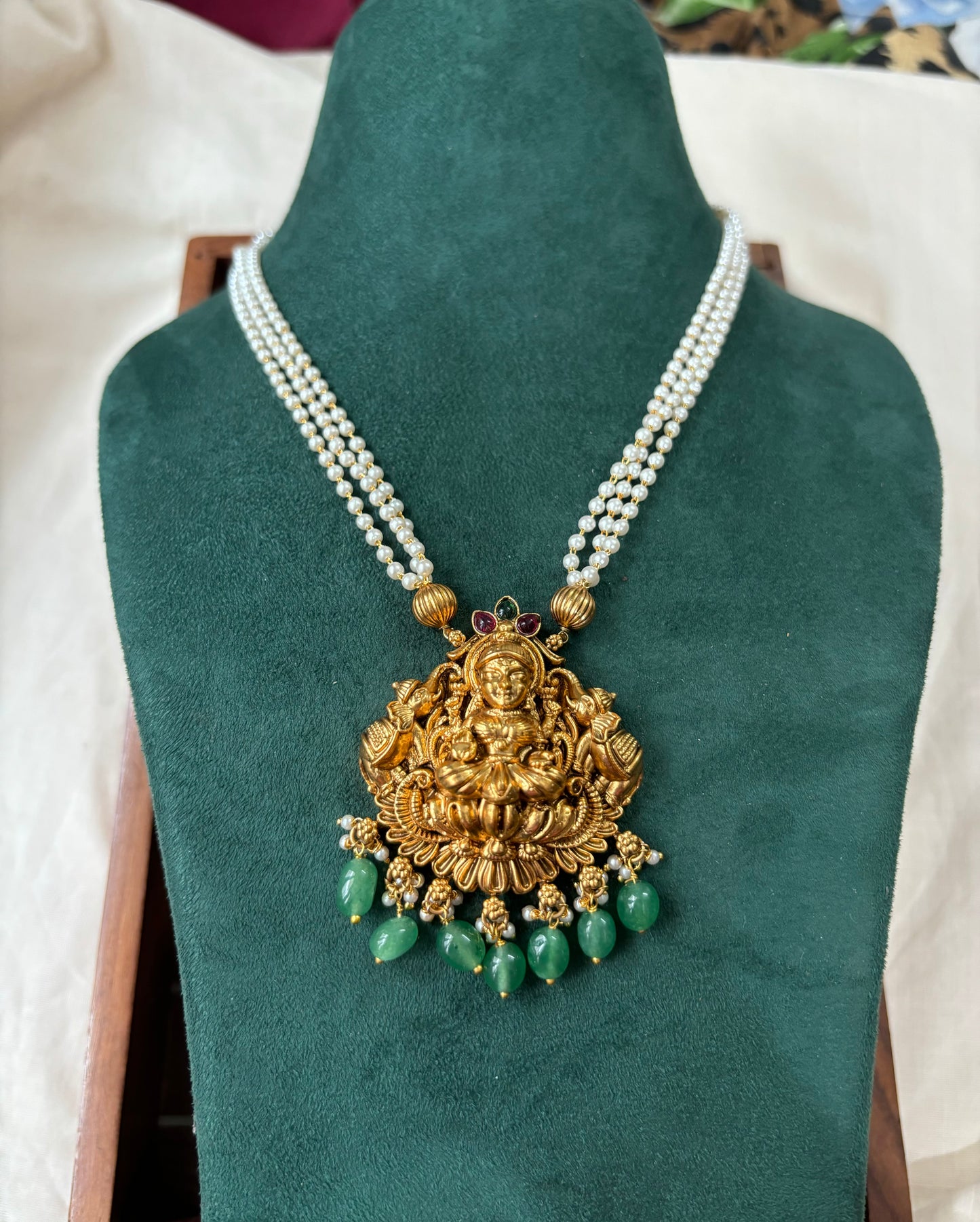 Pearl nagas set
