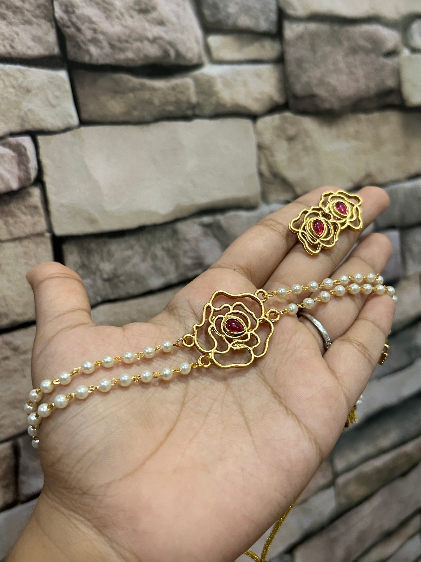 rose choker
