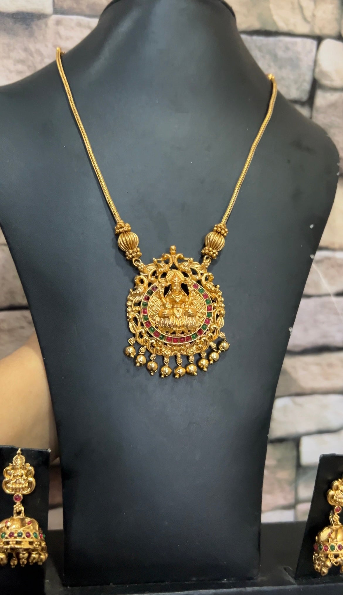 Lakshmi pendent set