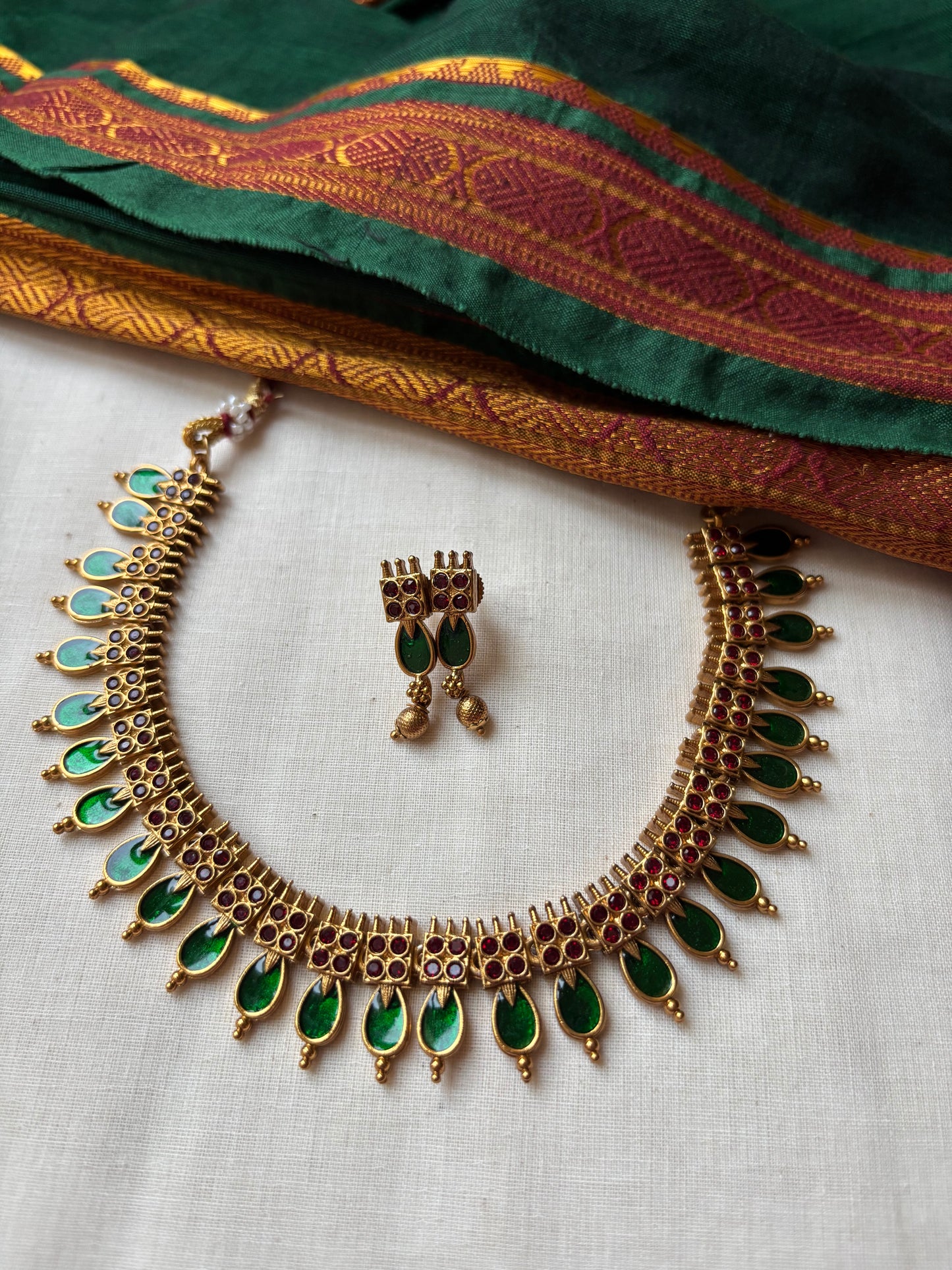 Traditional set