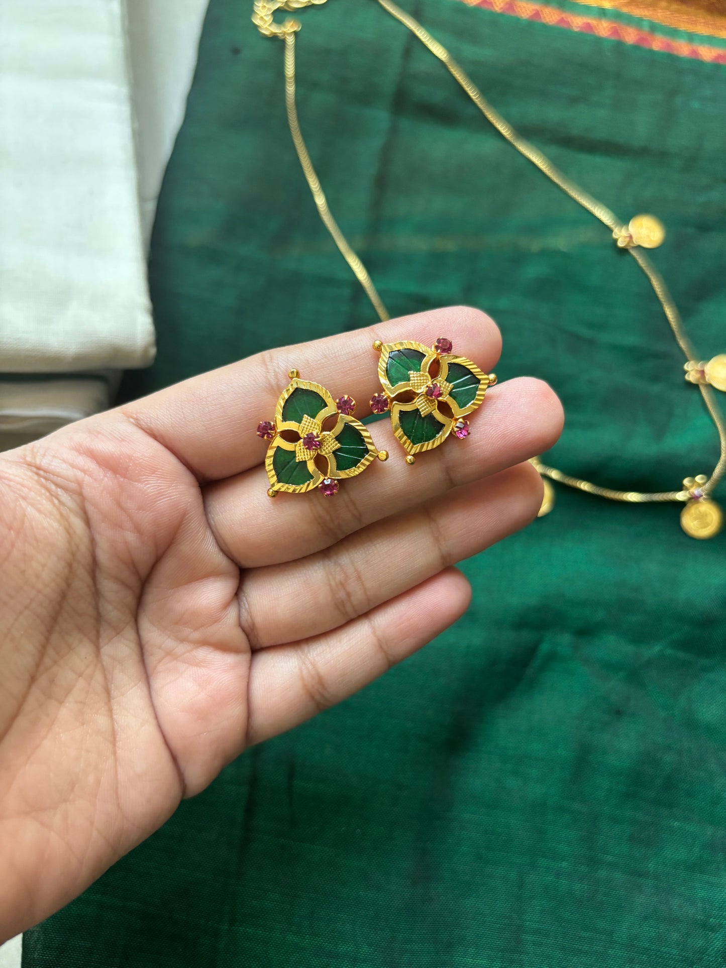 Palakka studs
