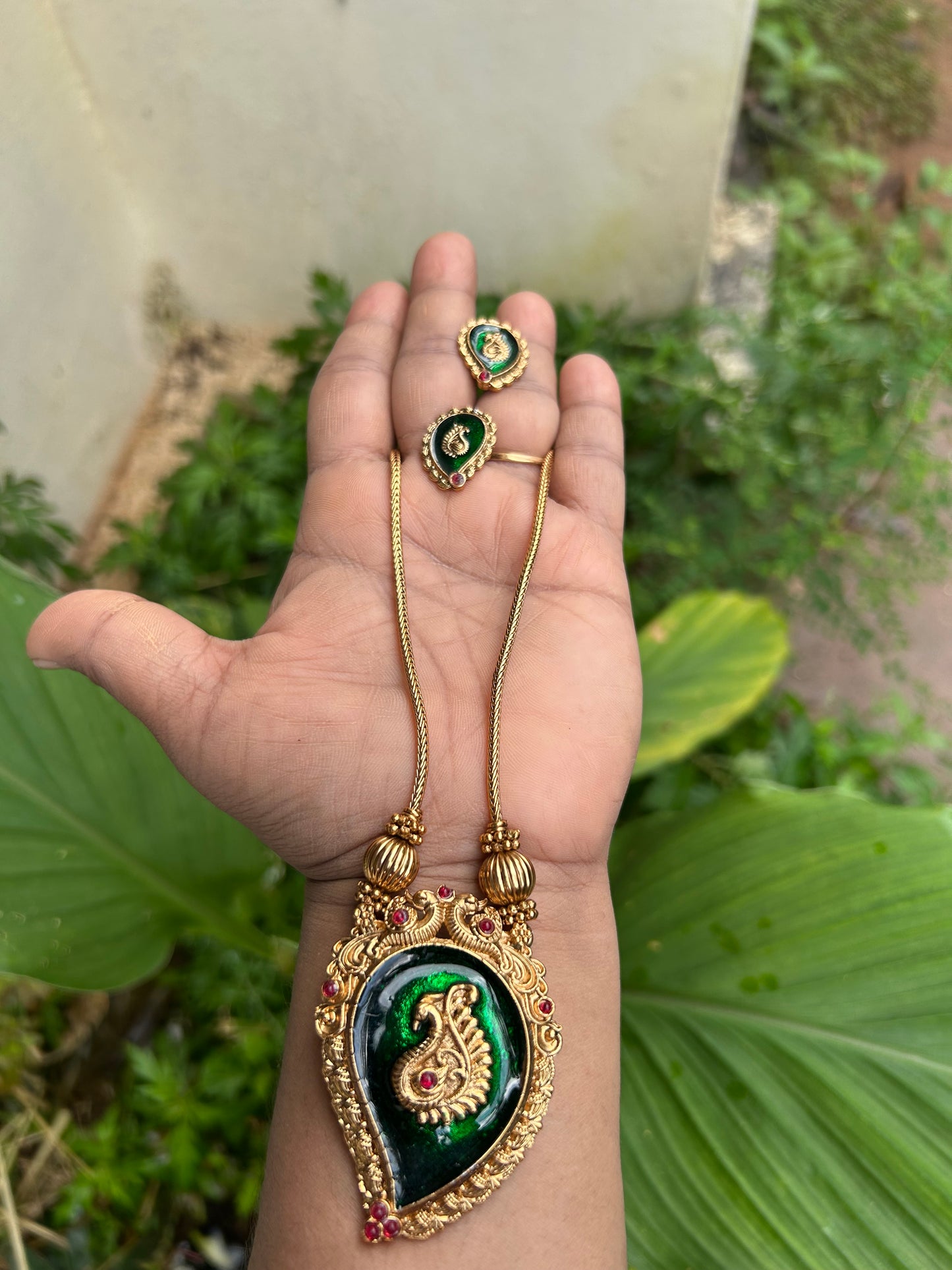 Peacock enamel chain