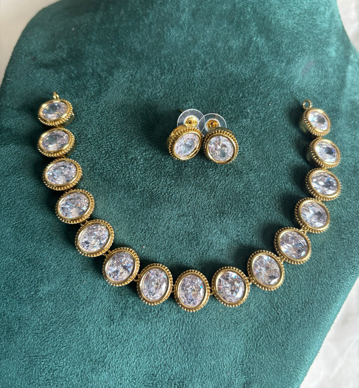 Stone choker
