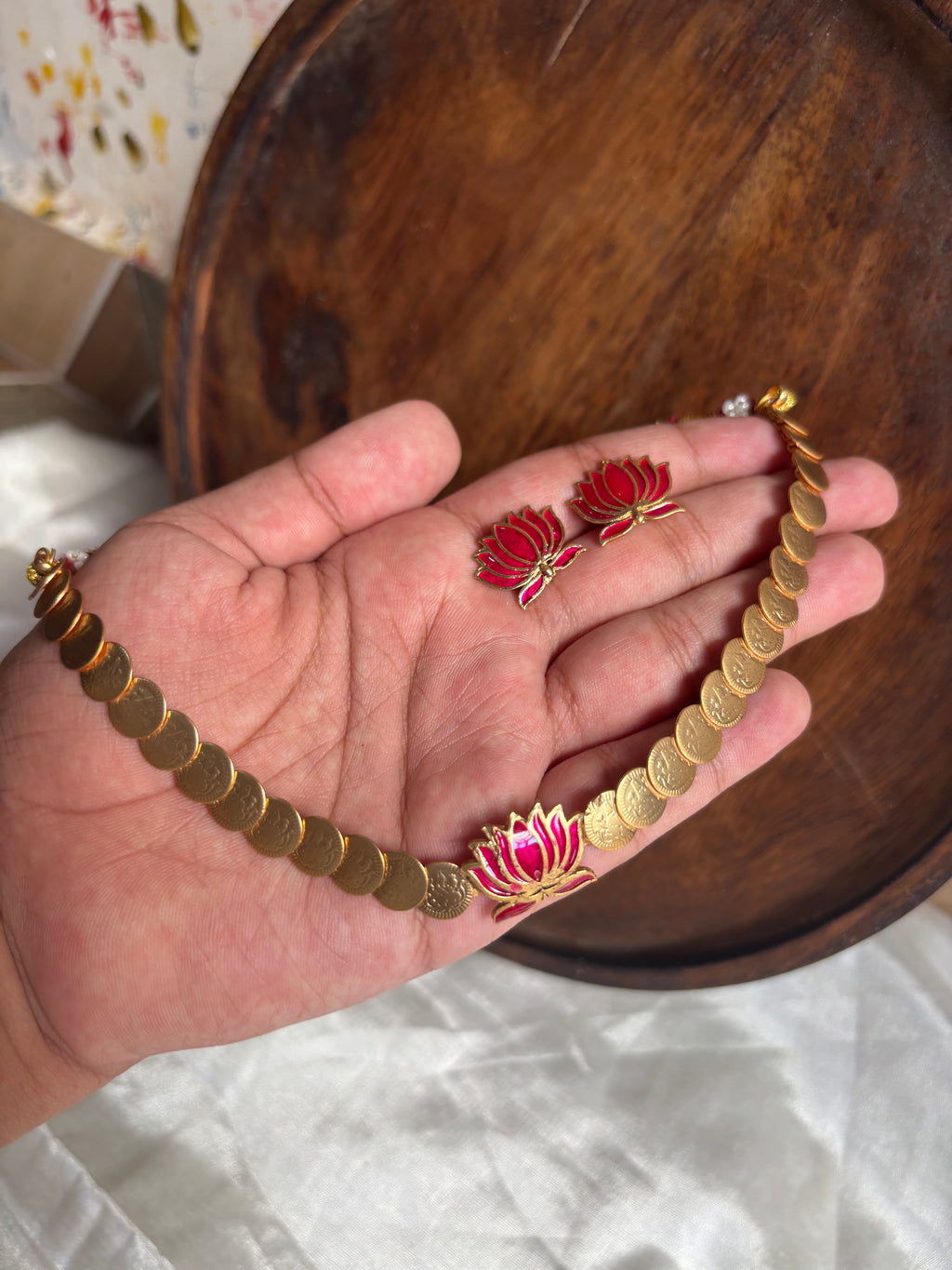 Lotus coin choker