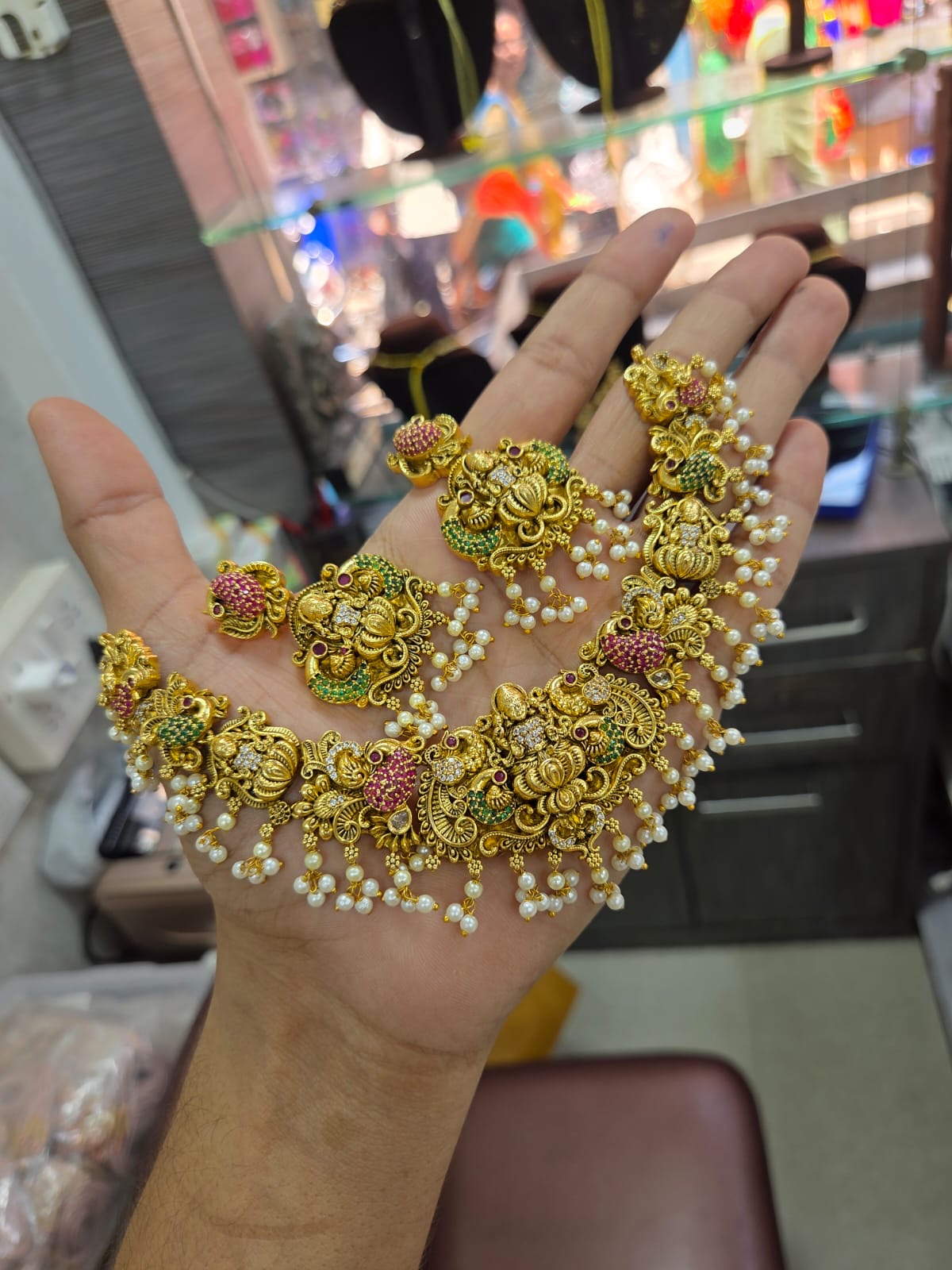Multi stone premium nakshi
