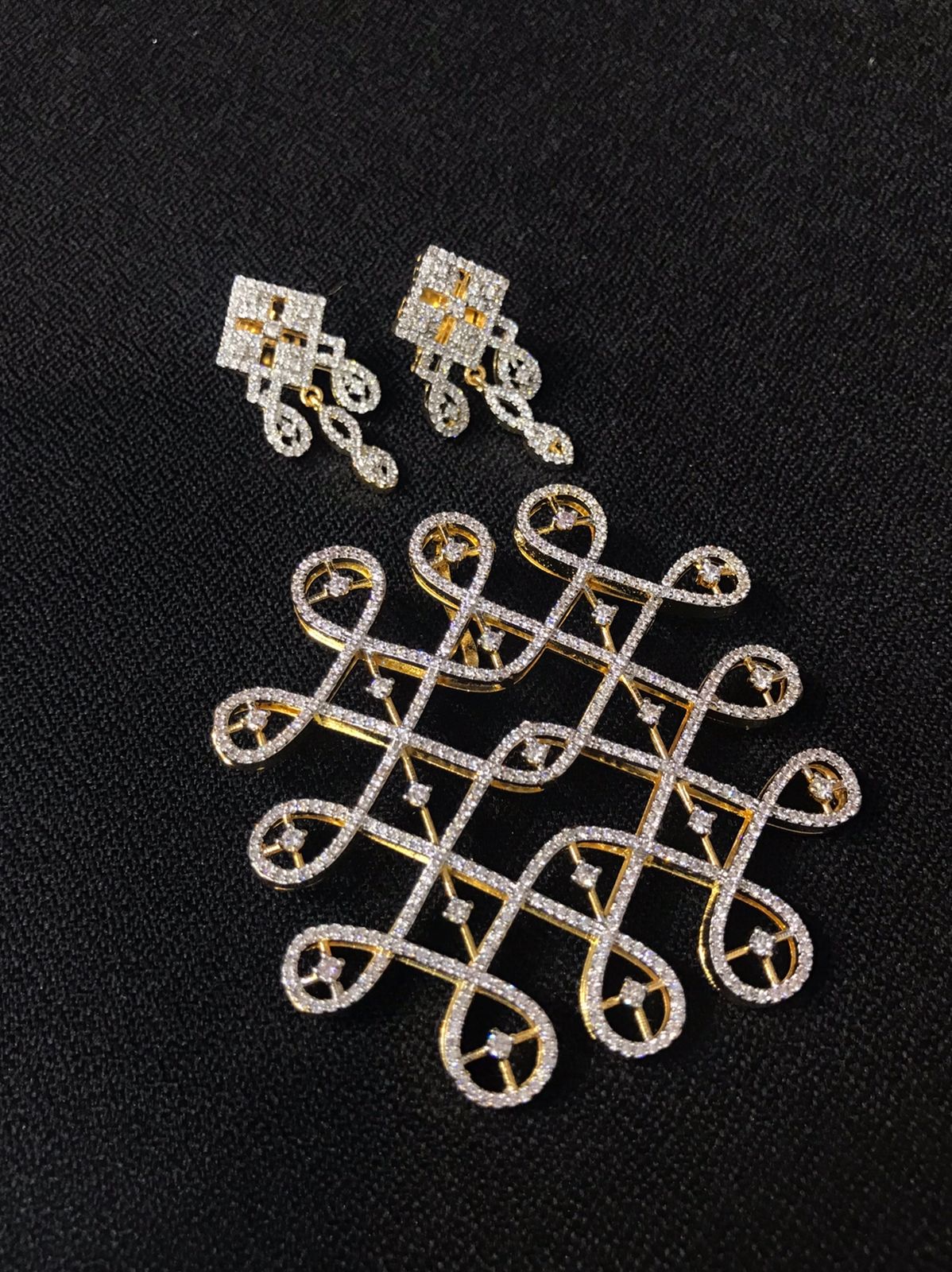 Kolam pendent with earrings