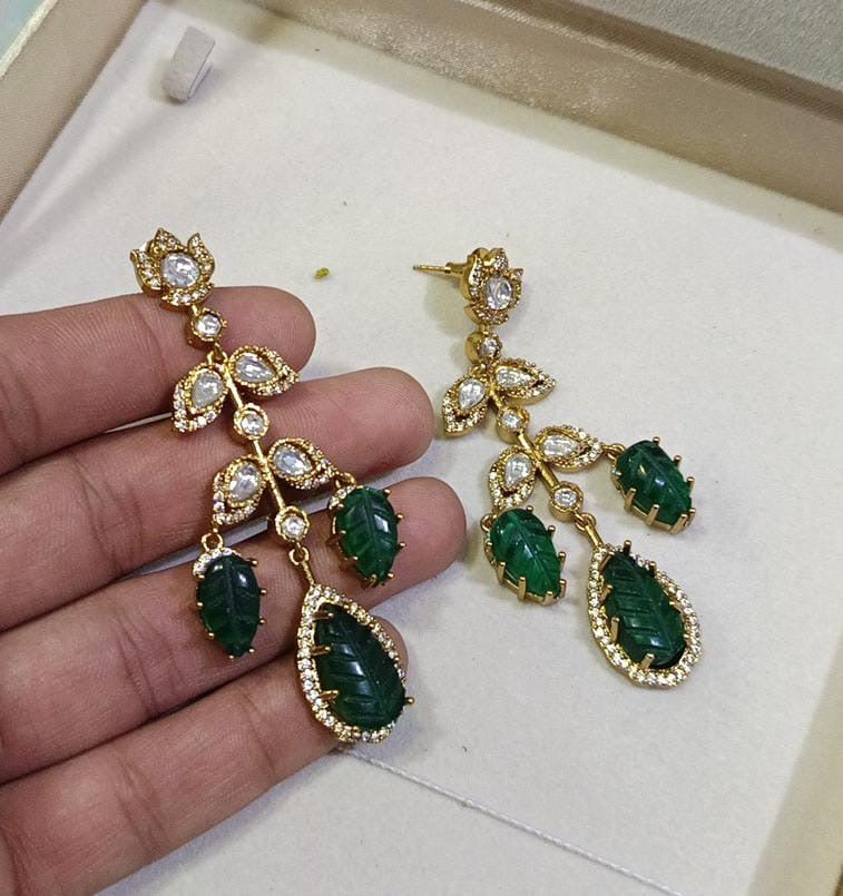 Leaflet earrings