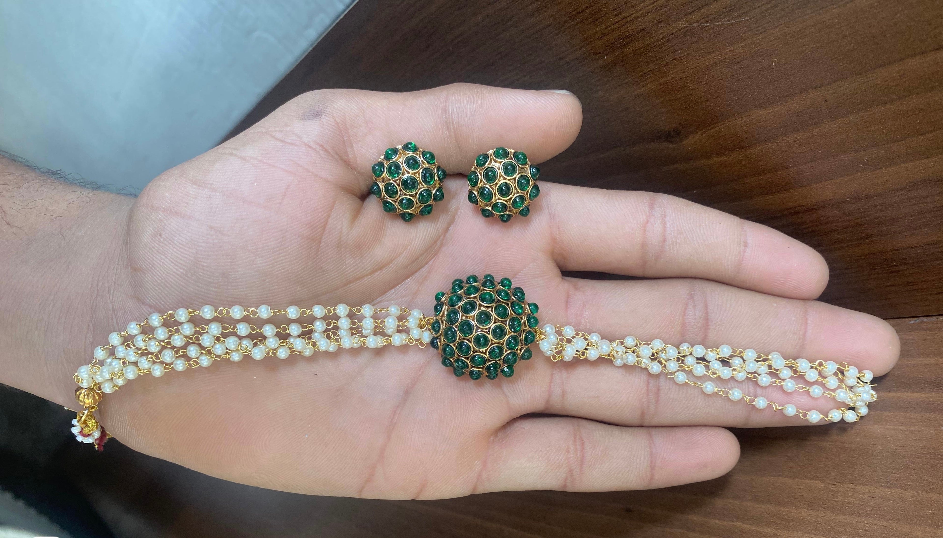 Cluster pearl choker