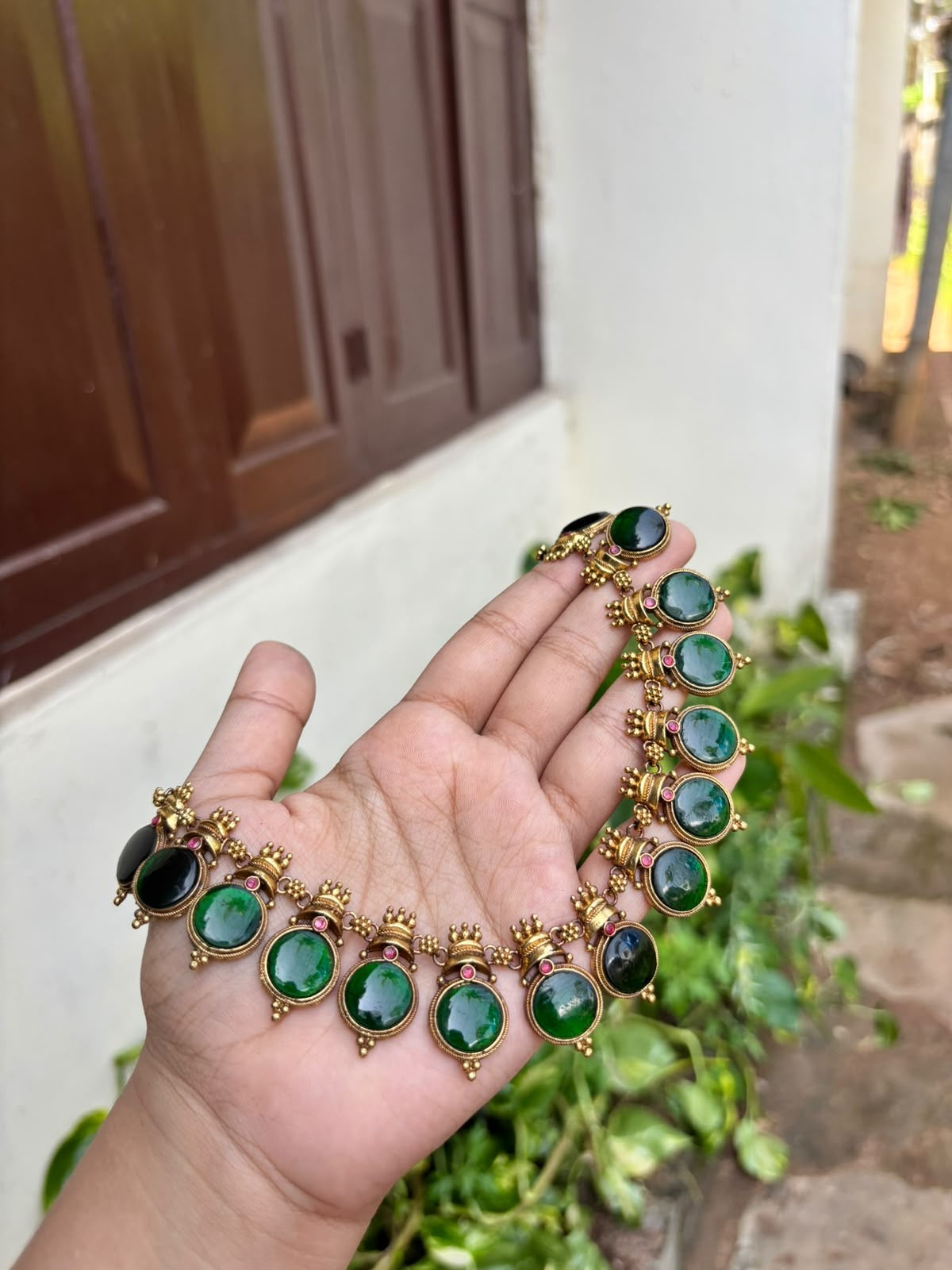 Antique round palakka