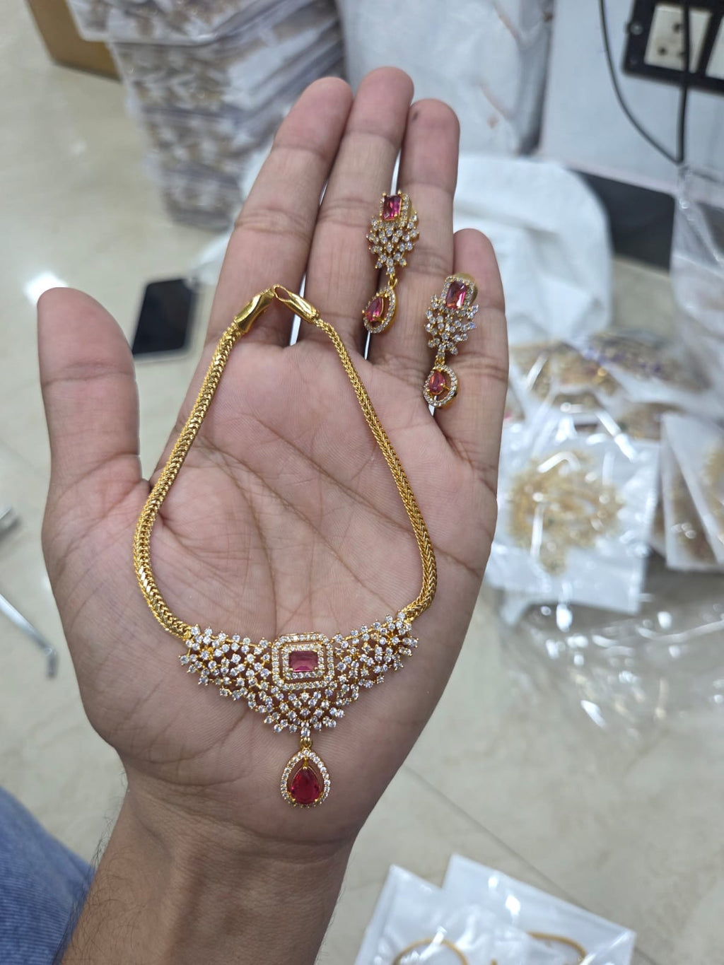 Mesh ad necklace