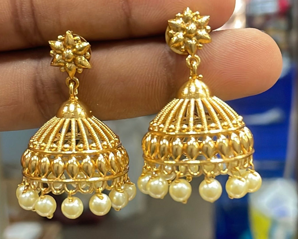 Chic jhumkas