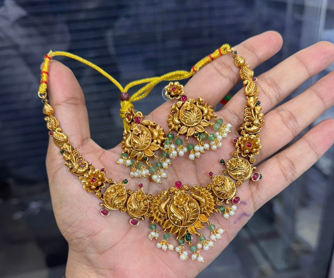 Gold replica non idol set