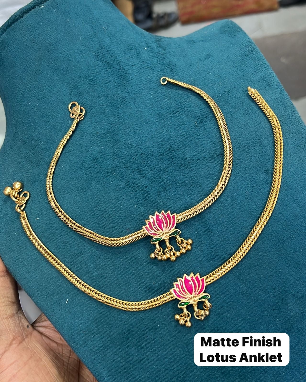 Lotus anklet