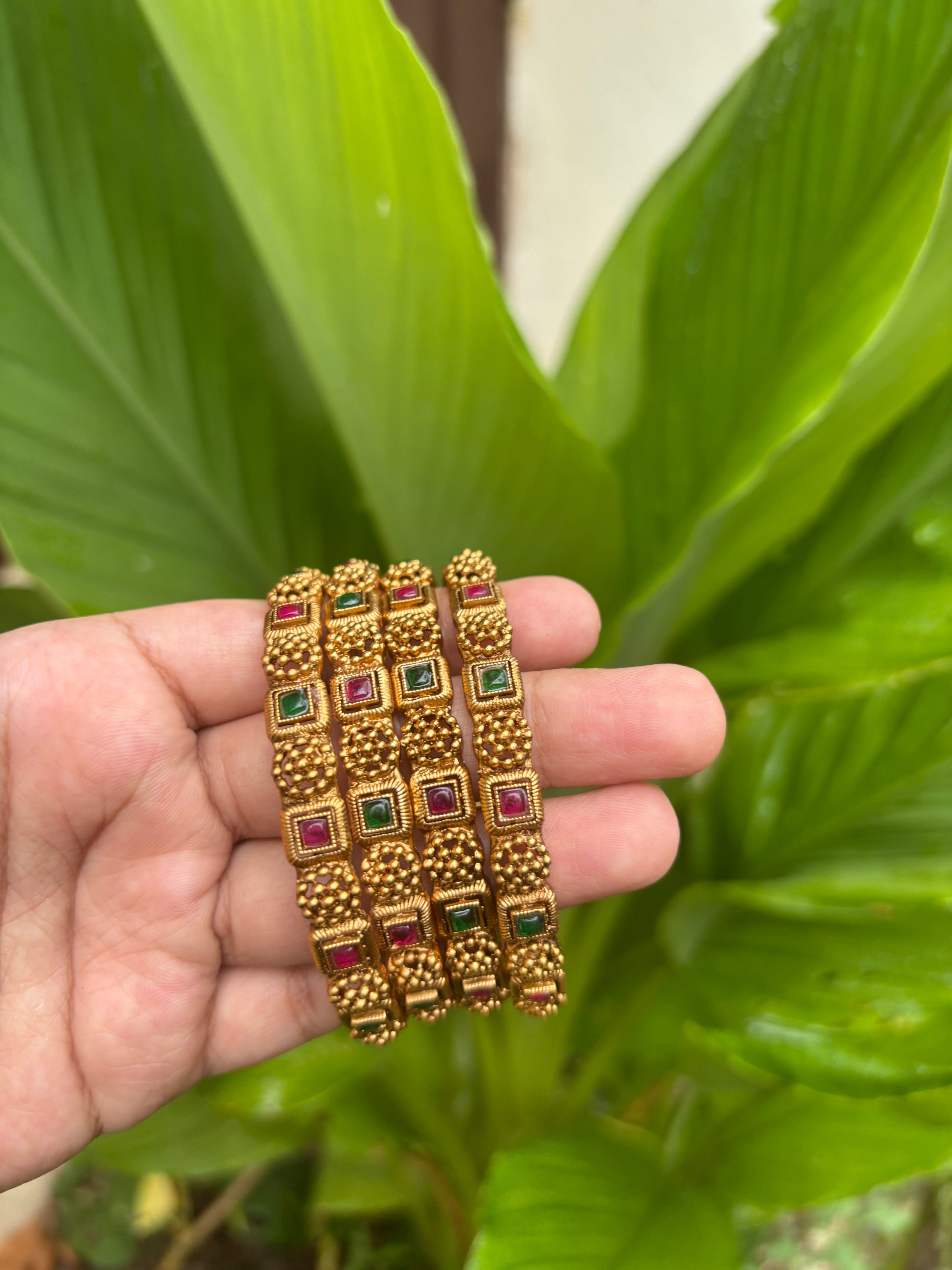 Kemp-4 bangles