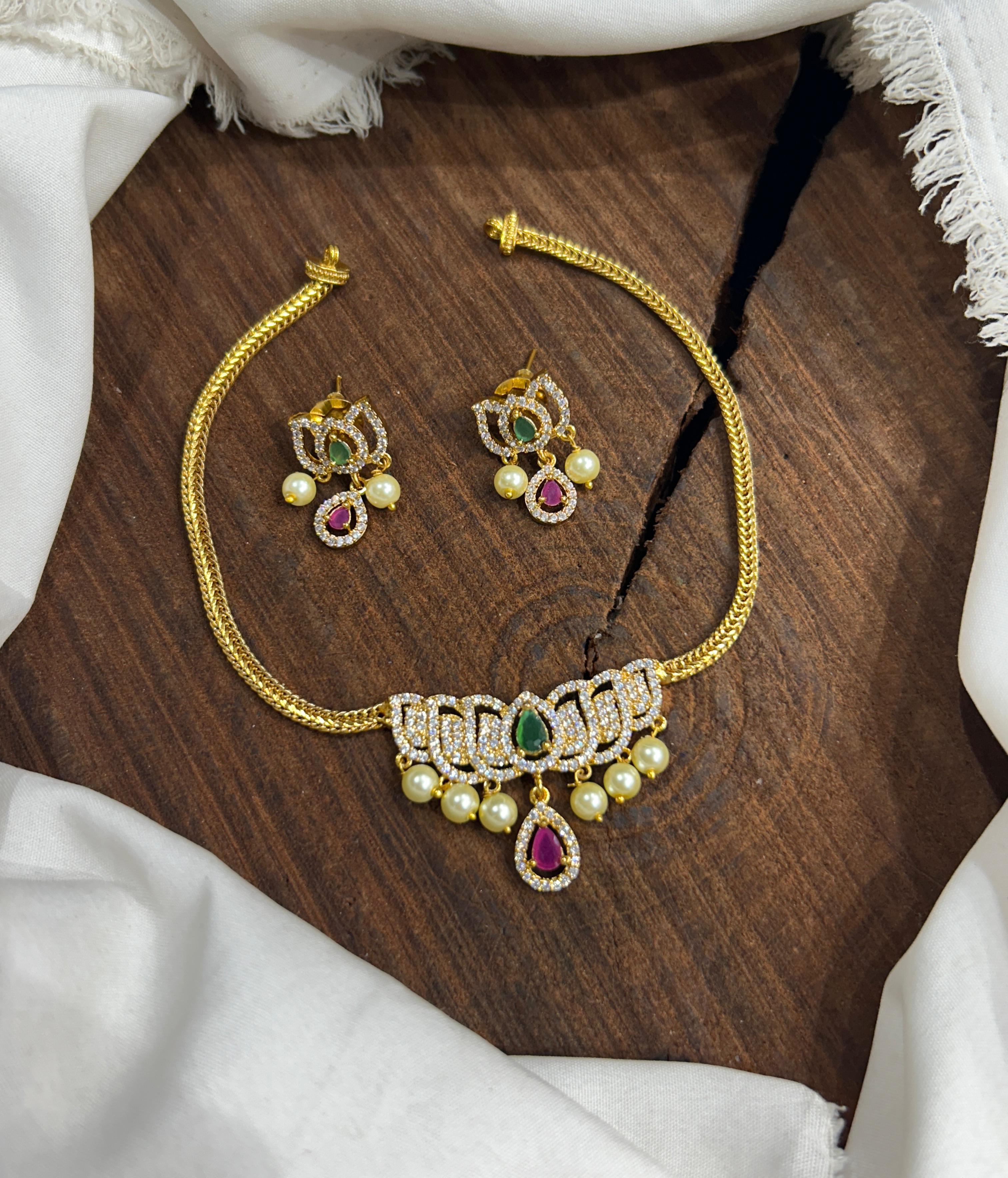 Lotus adigai cum choker