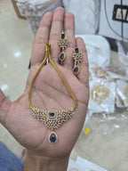 Mesh ad necklace