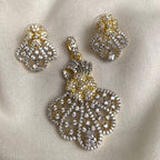 Diamond pendent set