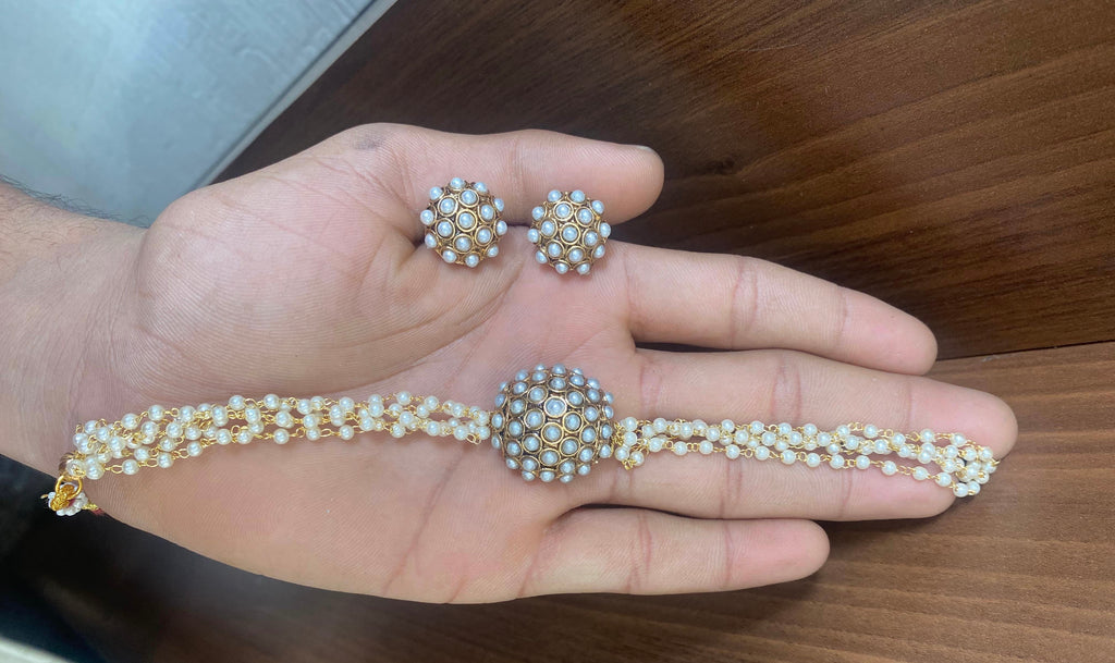 Cluster pearl choker