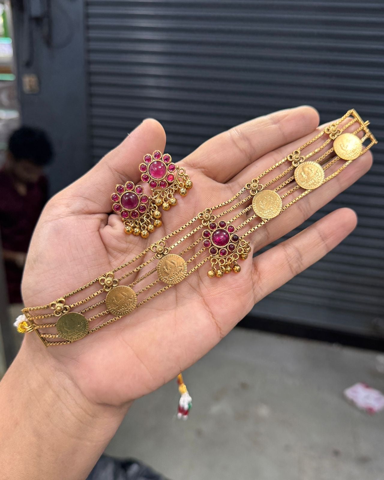 Coin stone choker