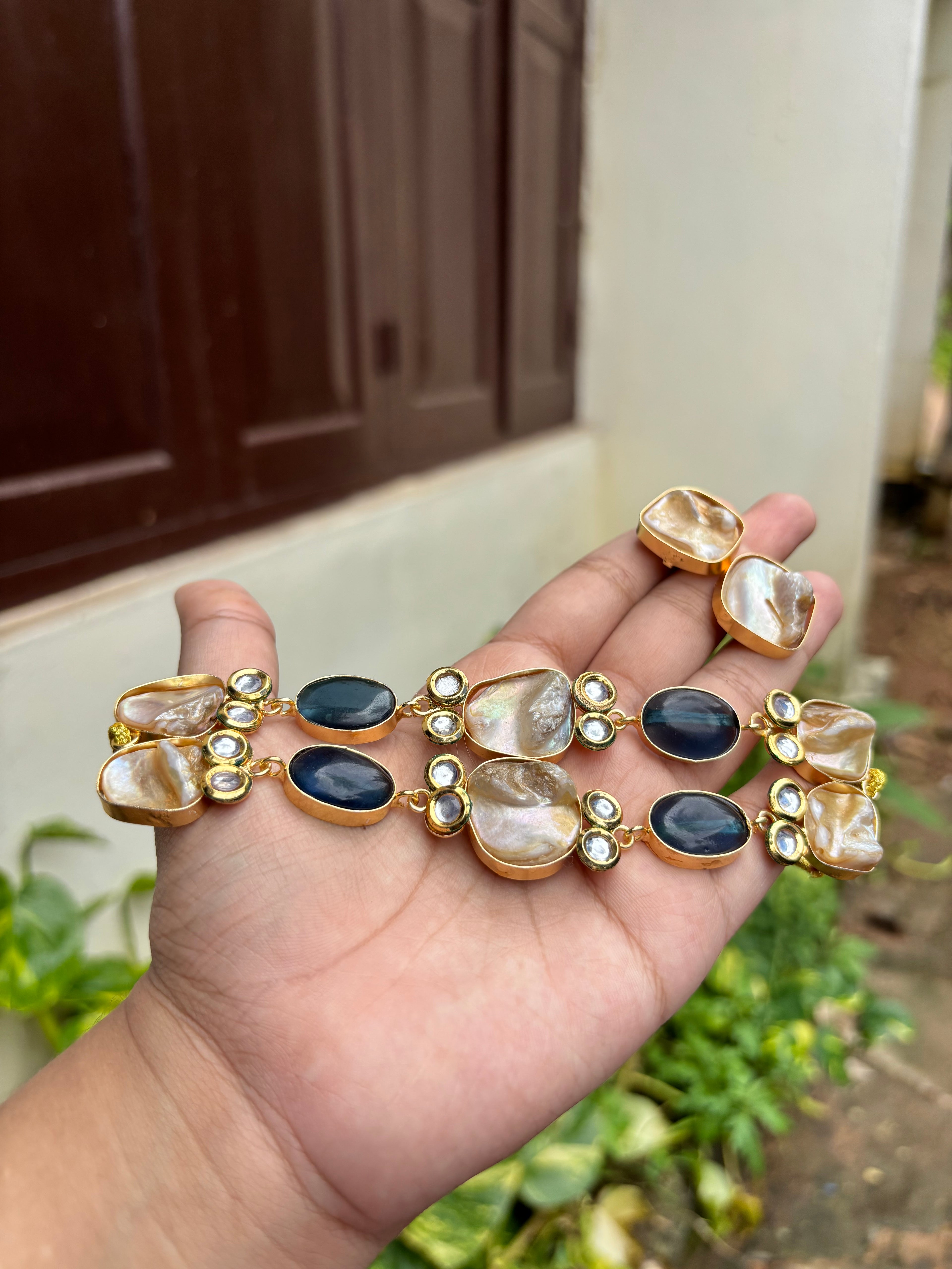 Mop n stone choker