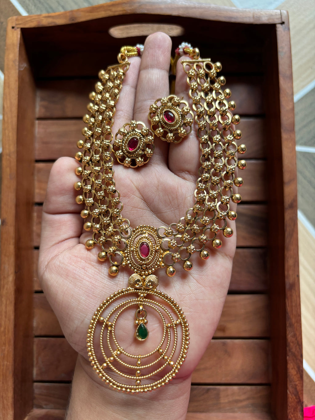 Gold red necklace
