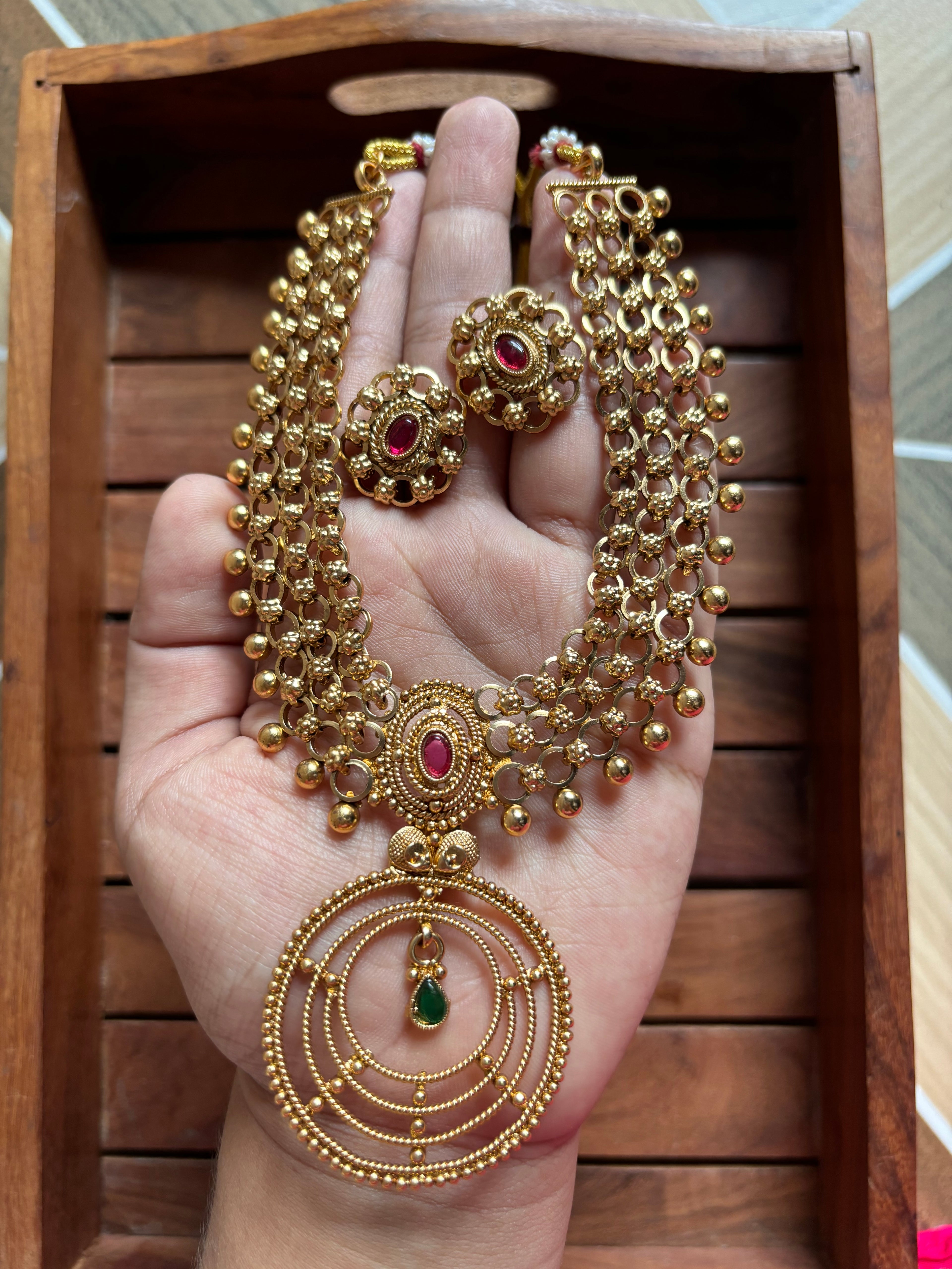 Gold red necklace
