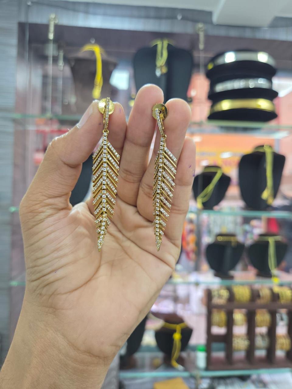 Leaflet earrings