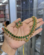 Stone necklace cum choker