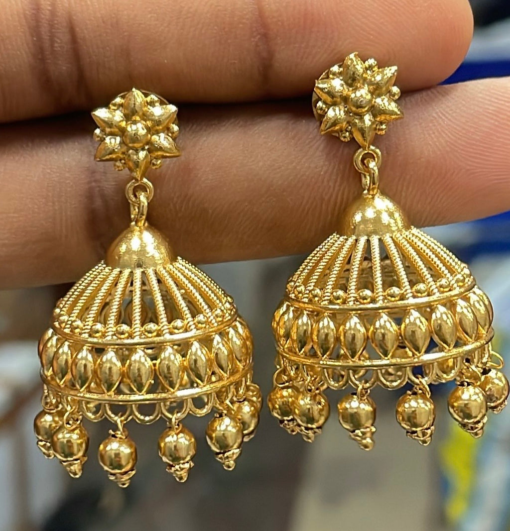 Chic jhumkas