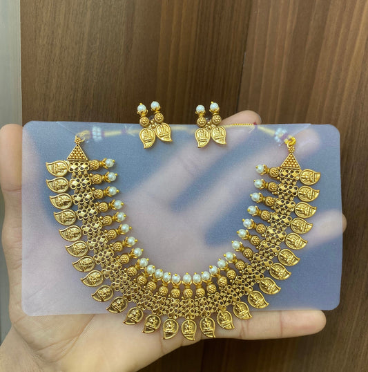 Pearl mango antique necklace