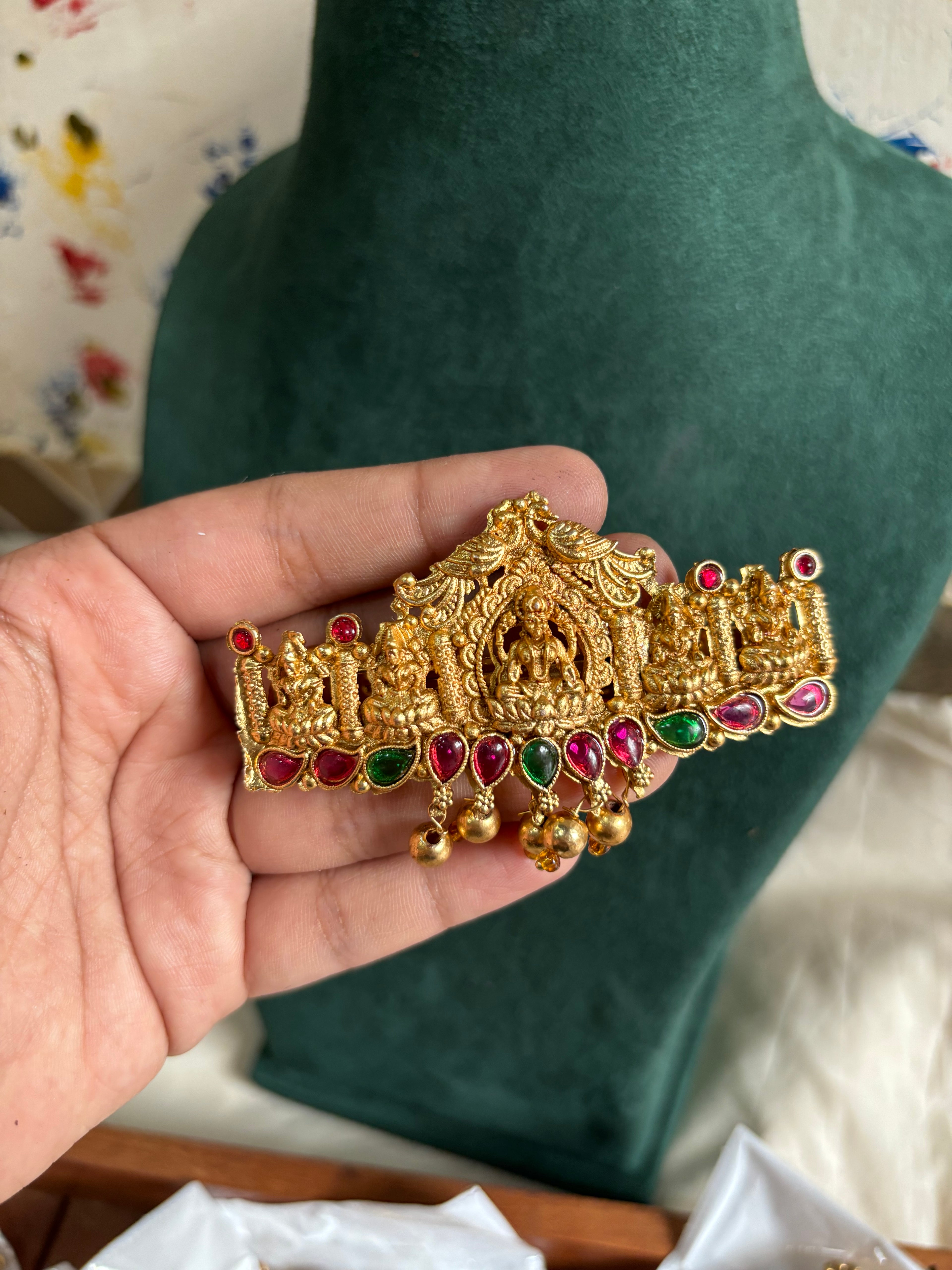 Hair clips