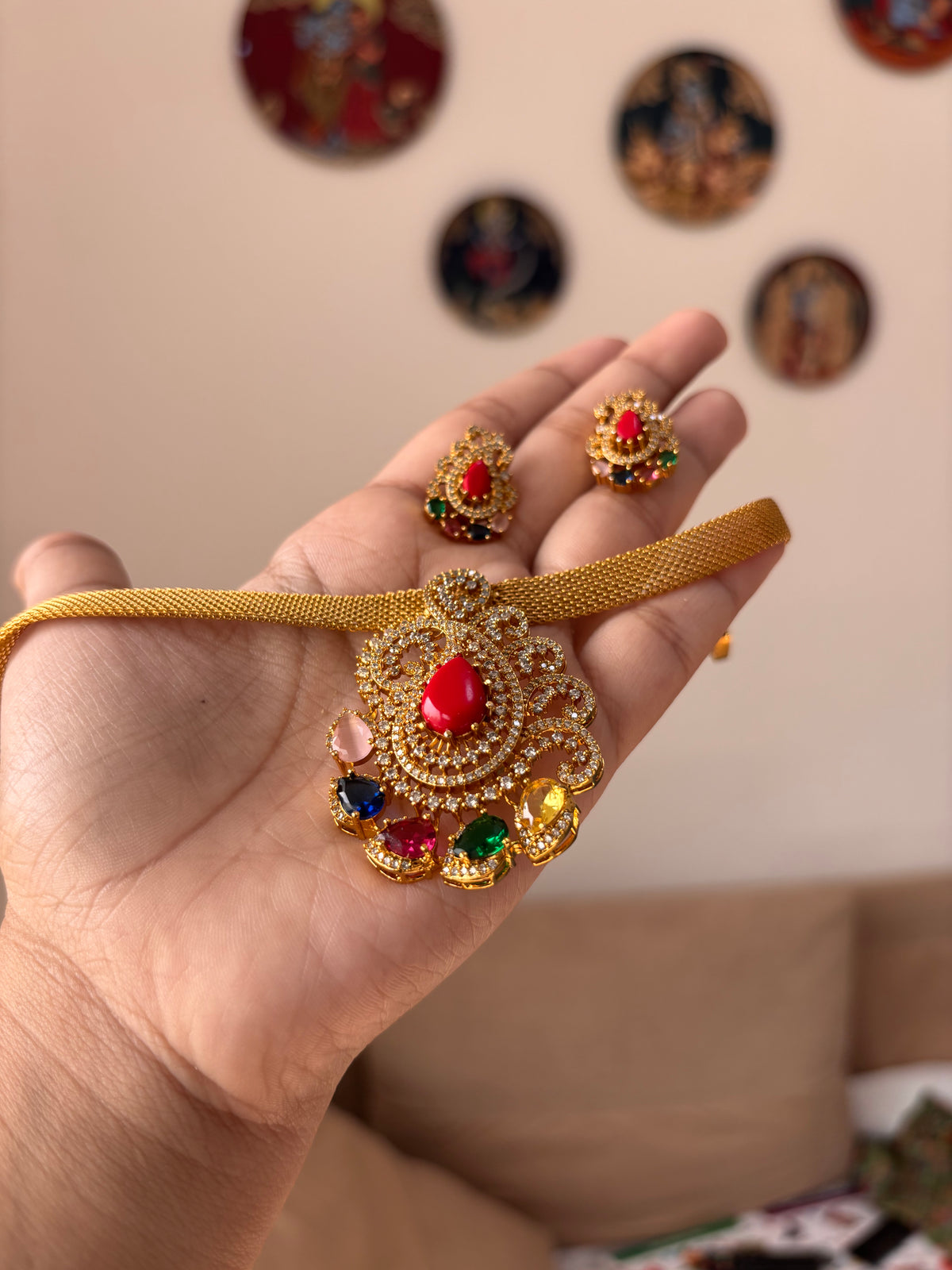 Multistone mango choker