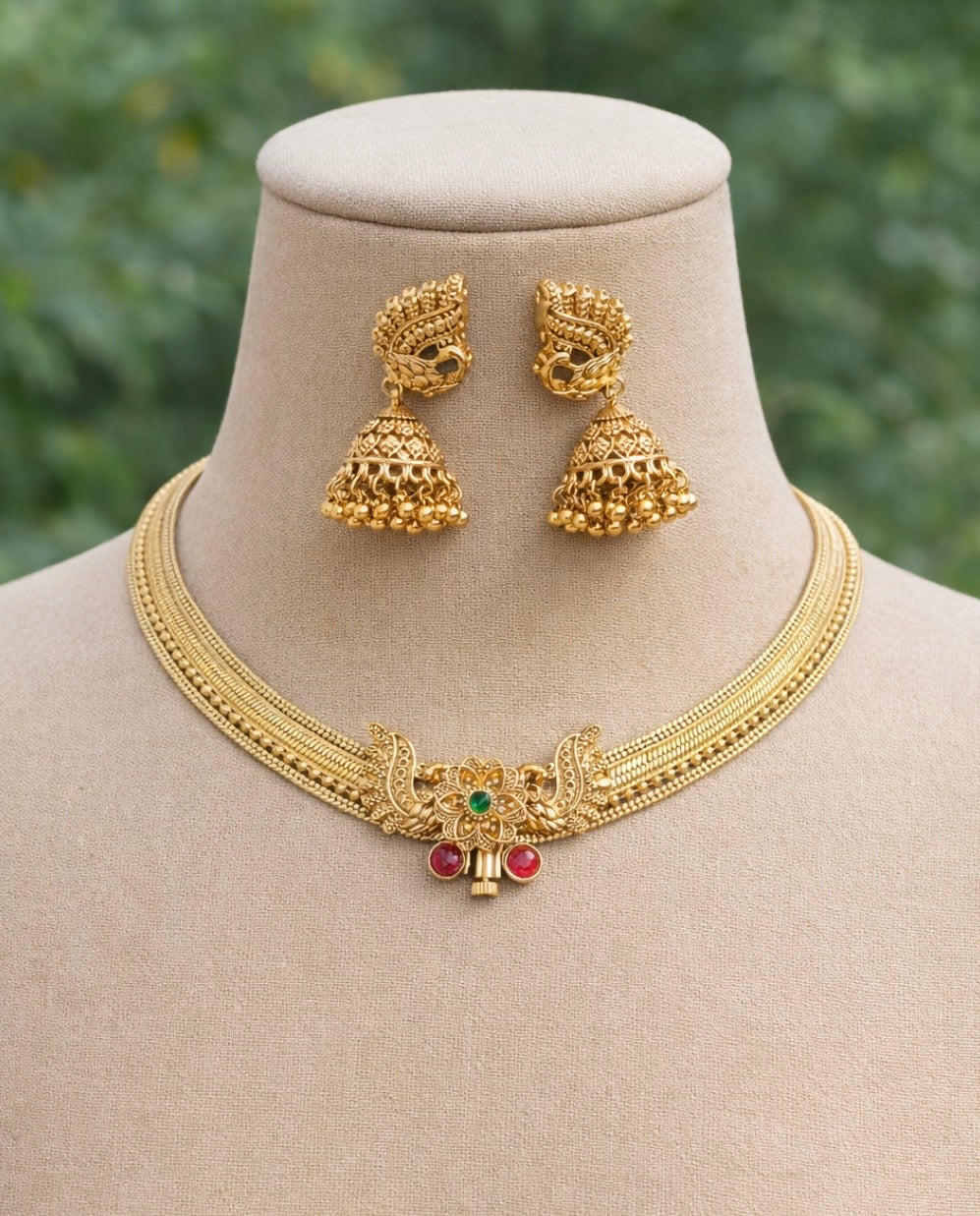 Screwable neckpiece