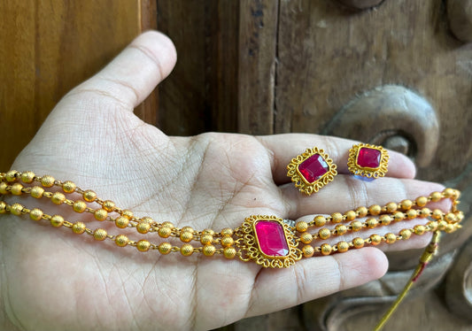 Red stone choker