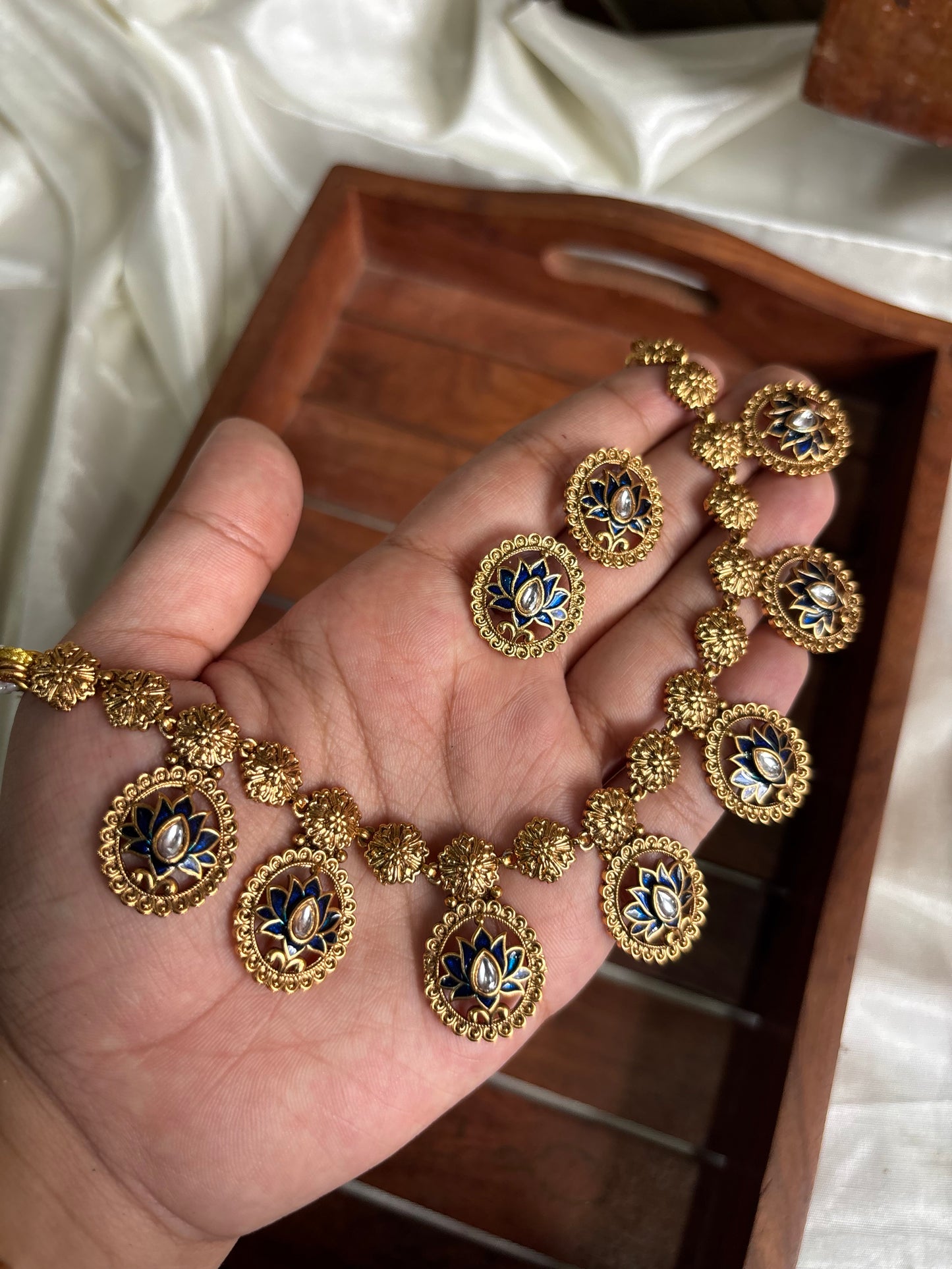 Lotus drops necklace