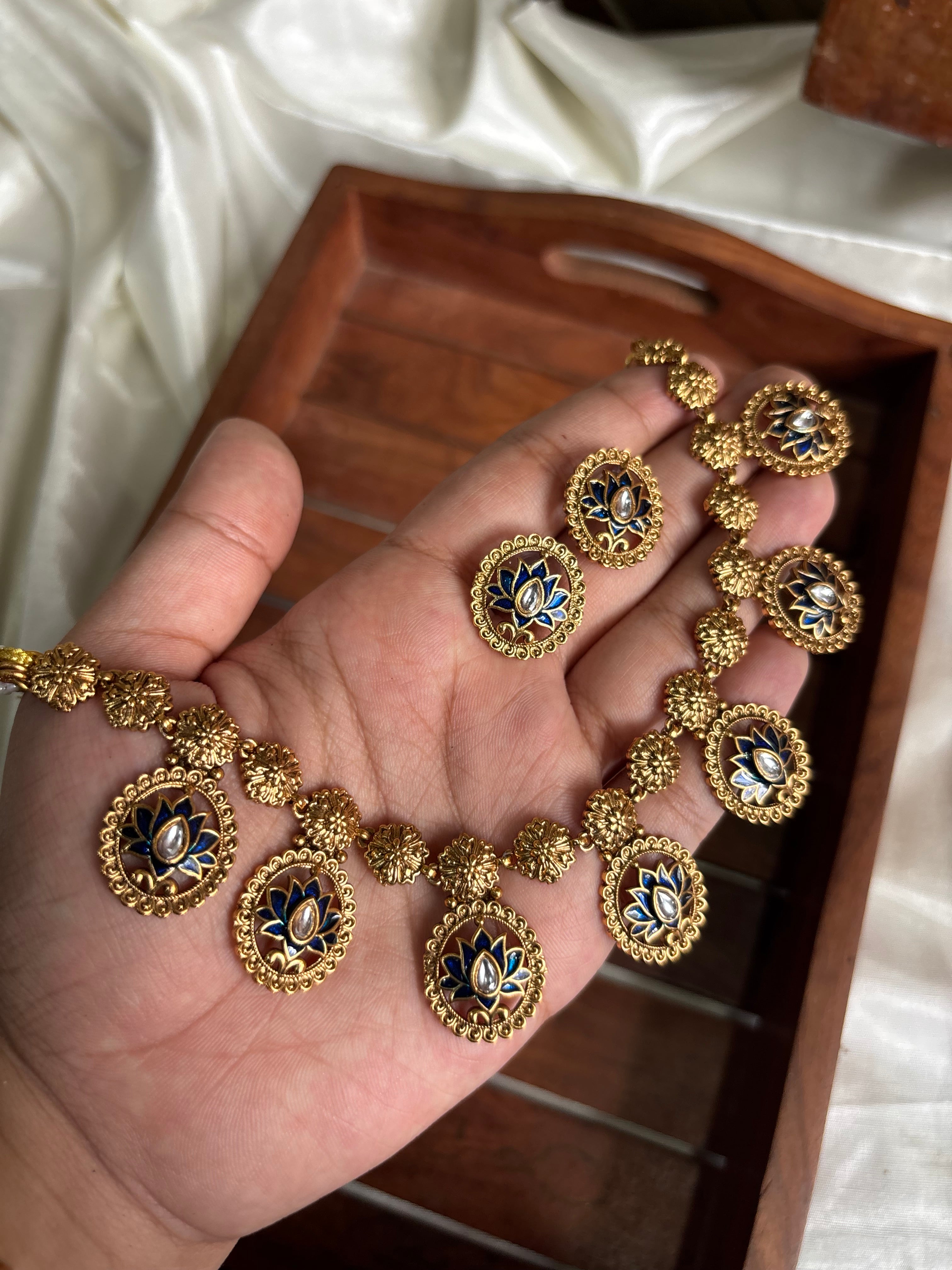 Lotus drops necklace