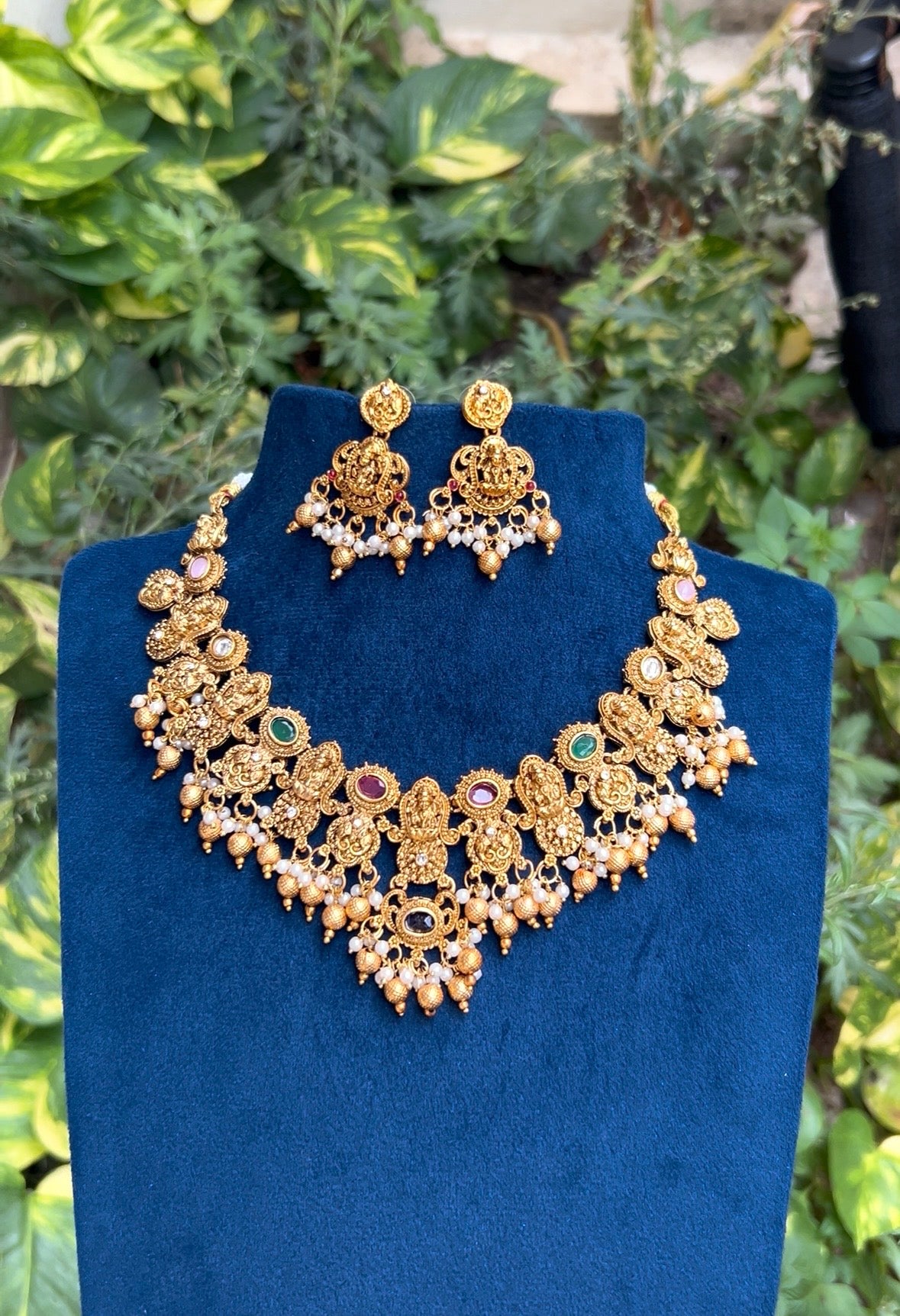 Multistone necklace