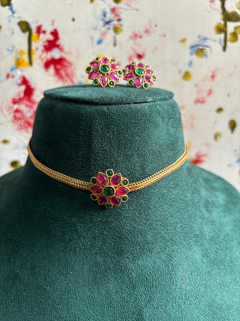 Flower choker