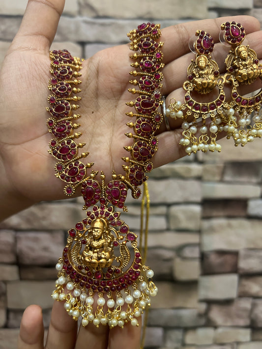 Red stoned Lakshmi short necklace