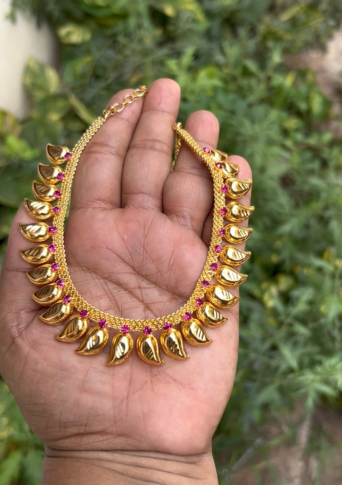 Stone mango necklace