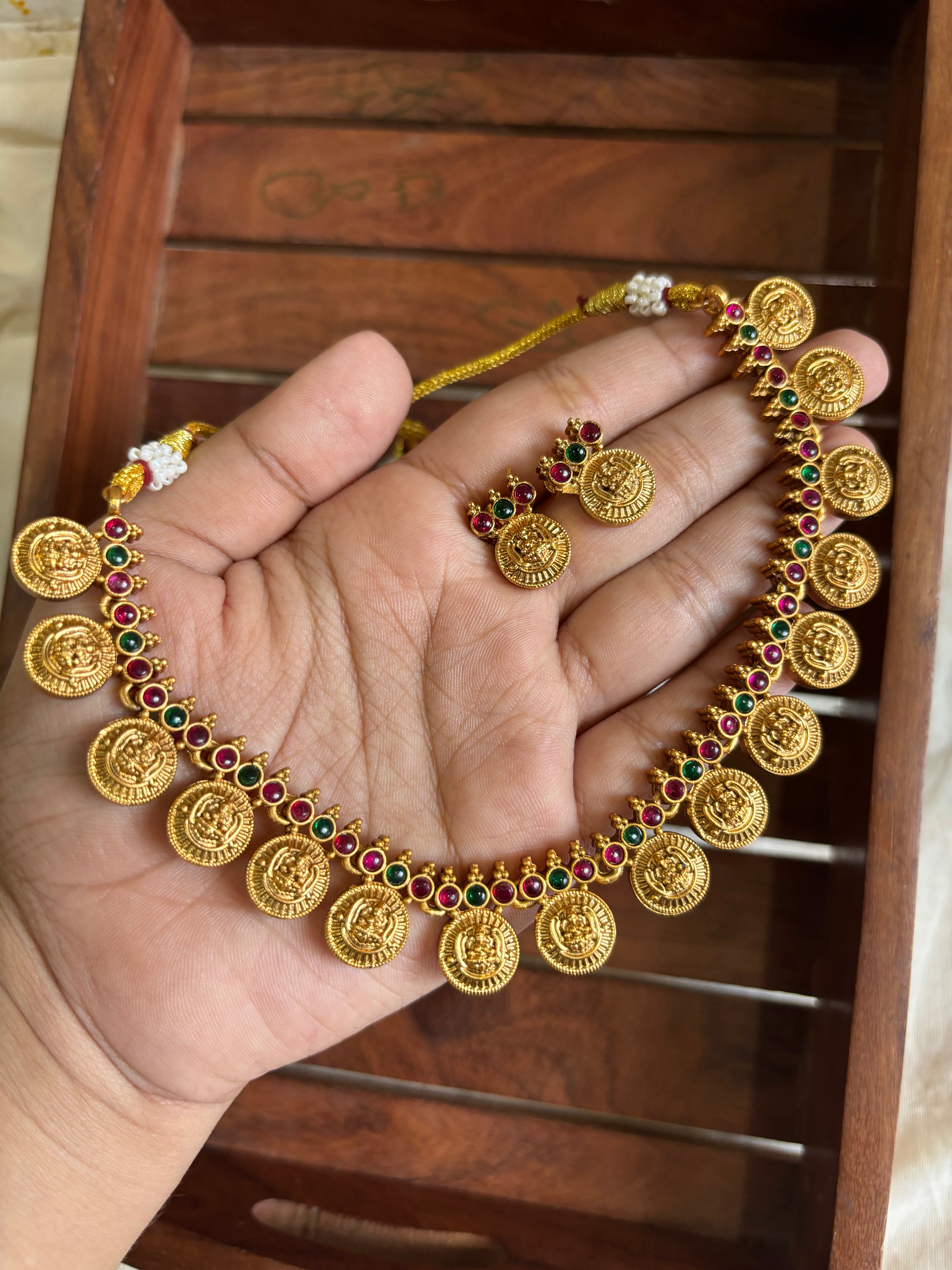Multi coin set