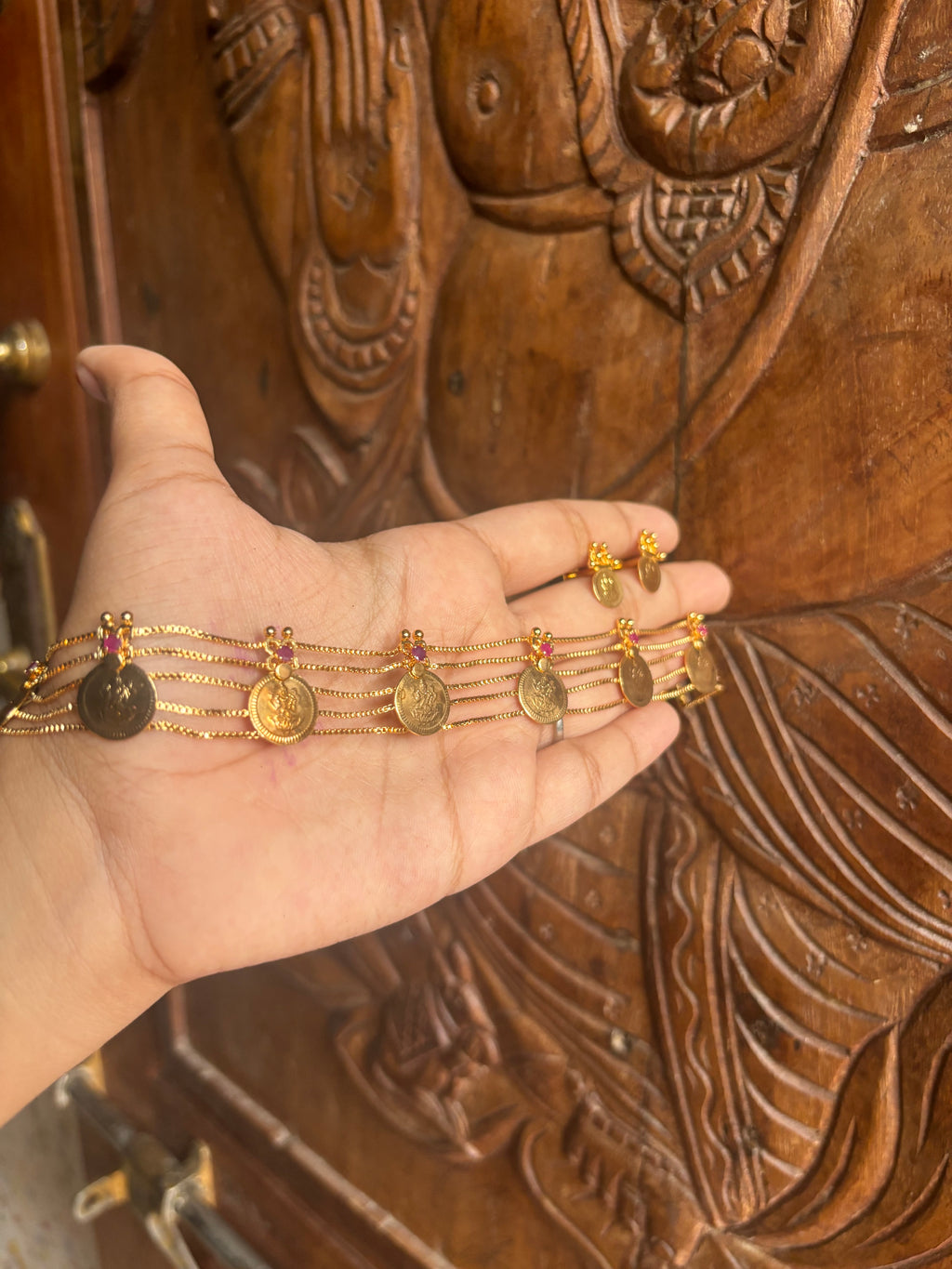 Coin choker