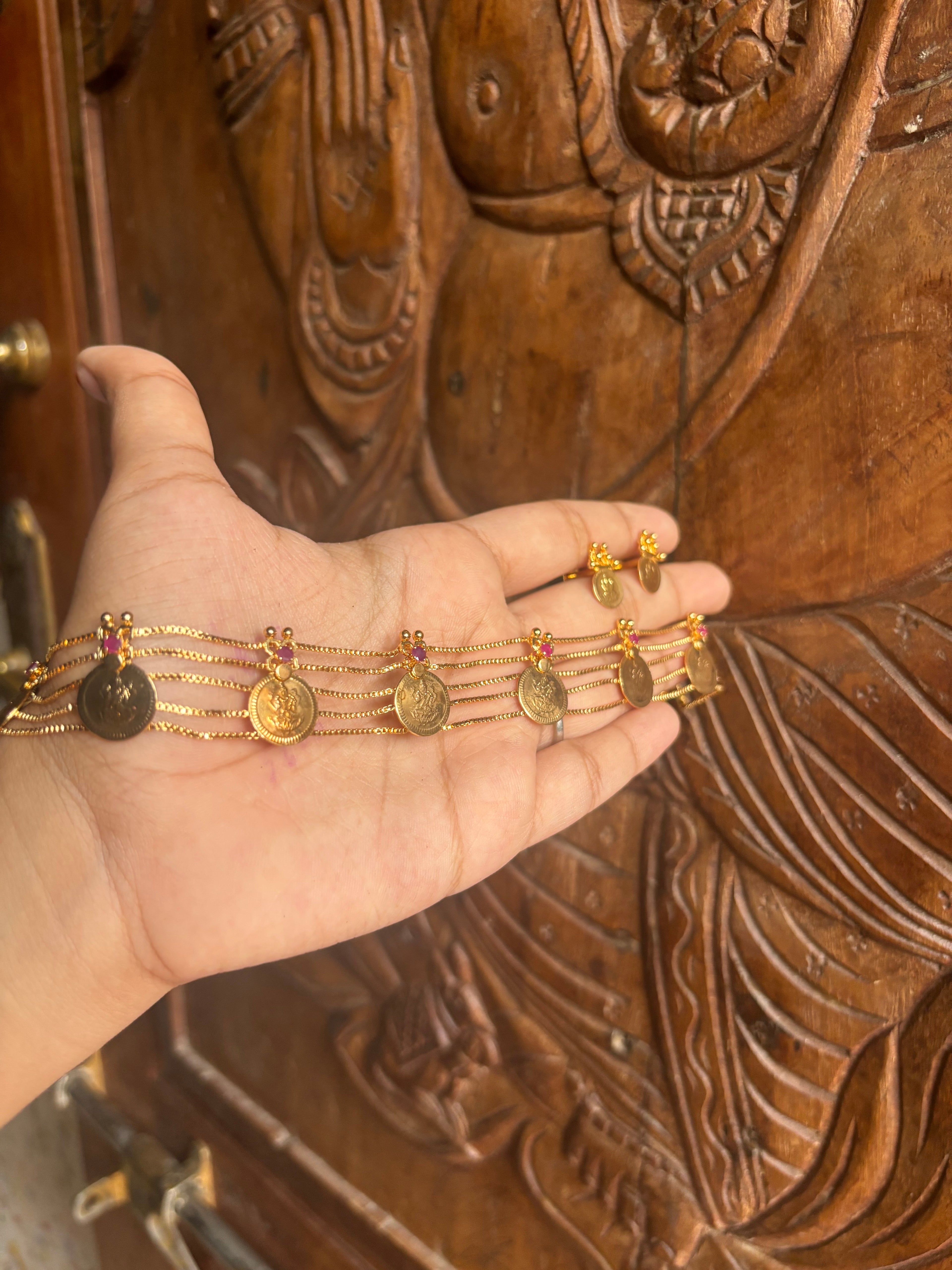 Coin choker