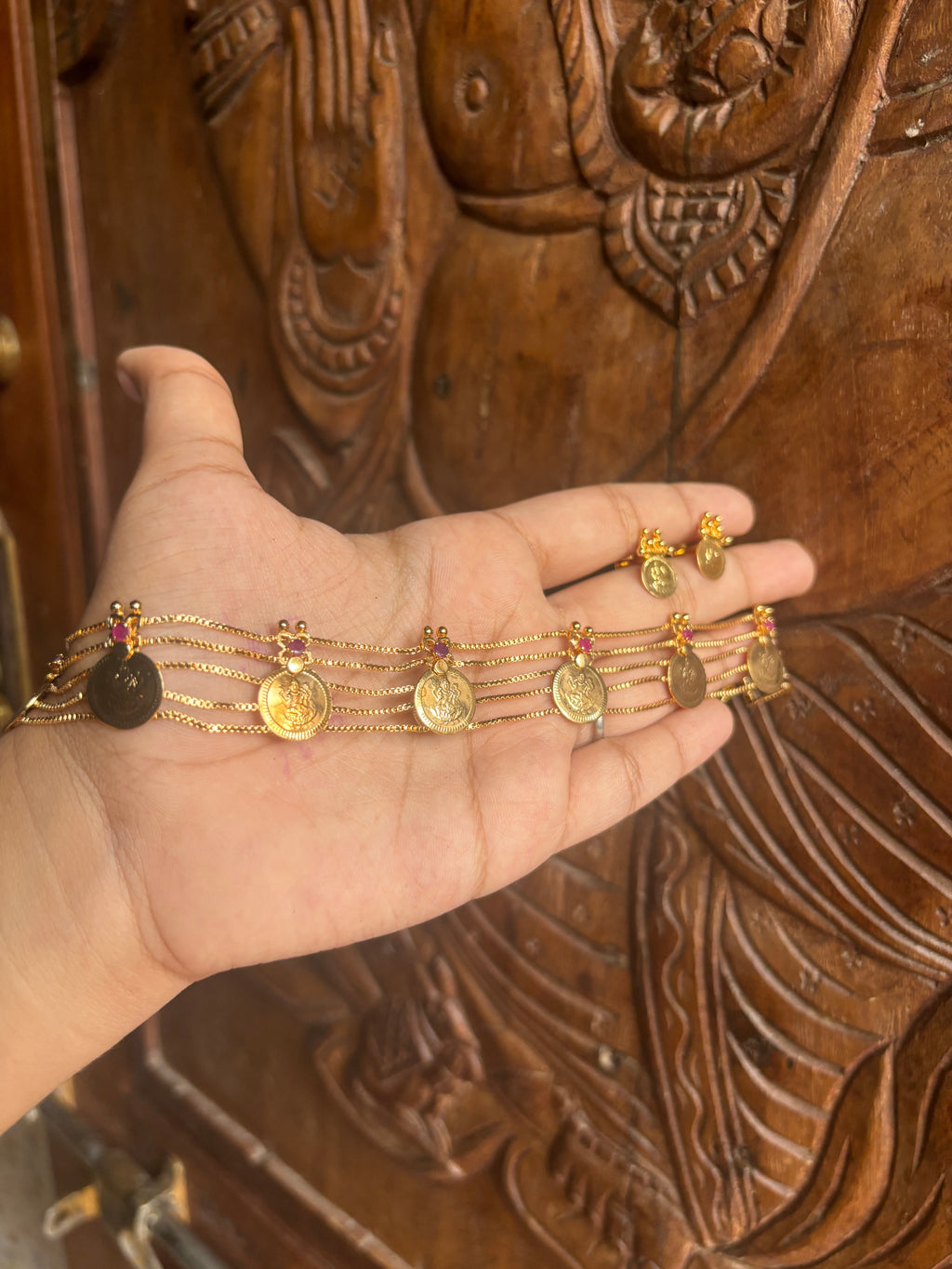 Coin choker