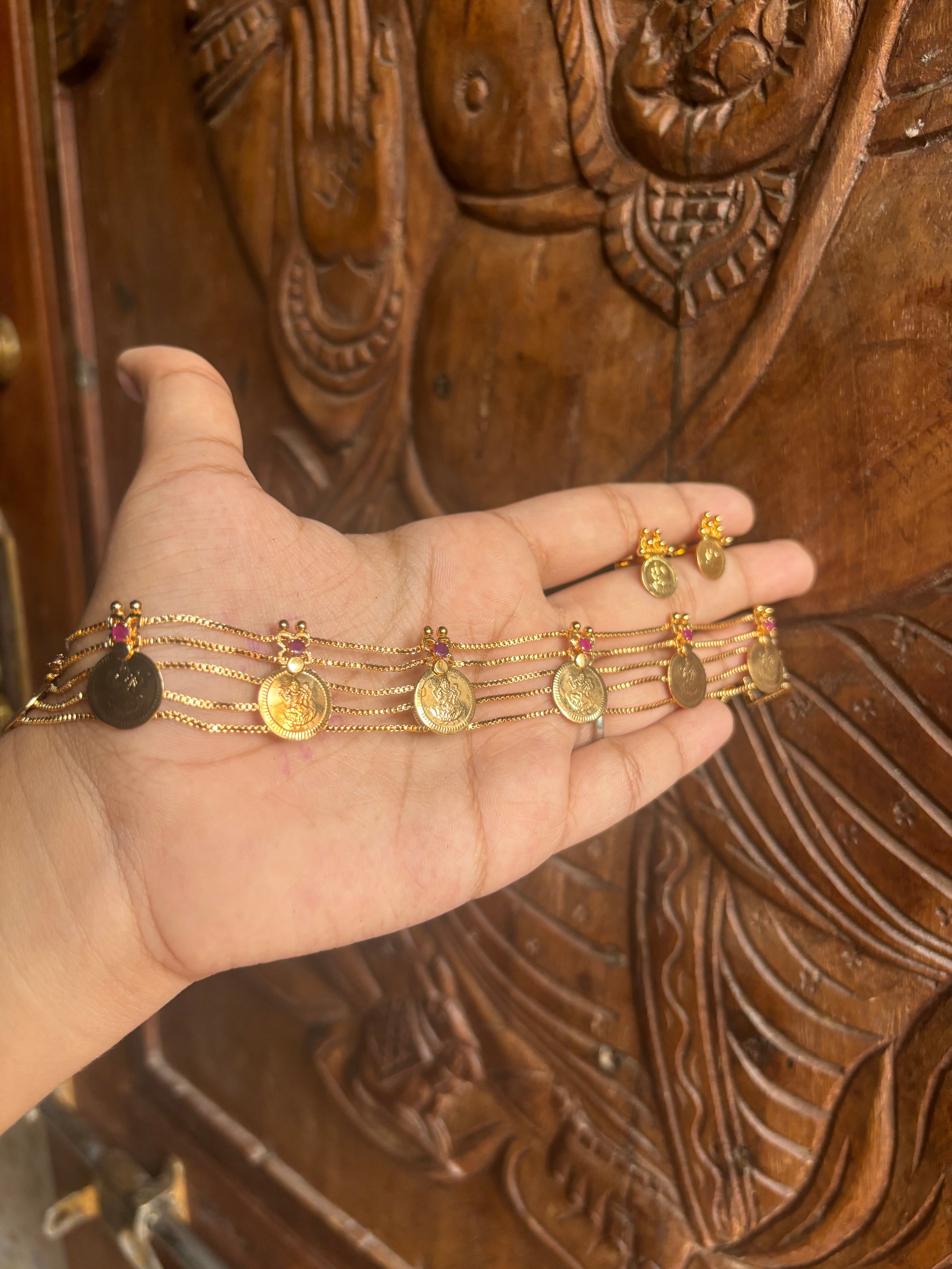 Coin choker