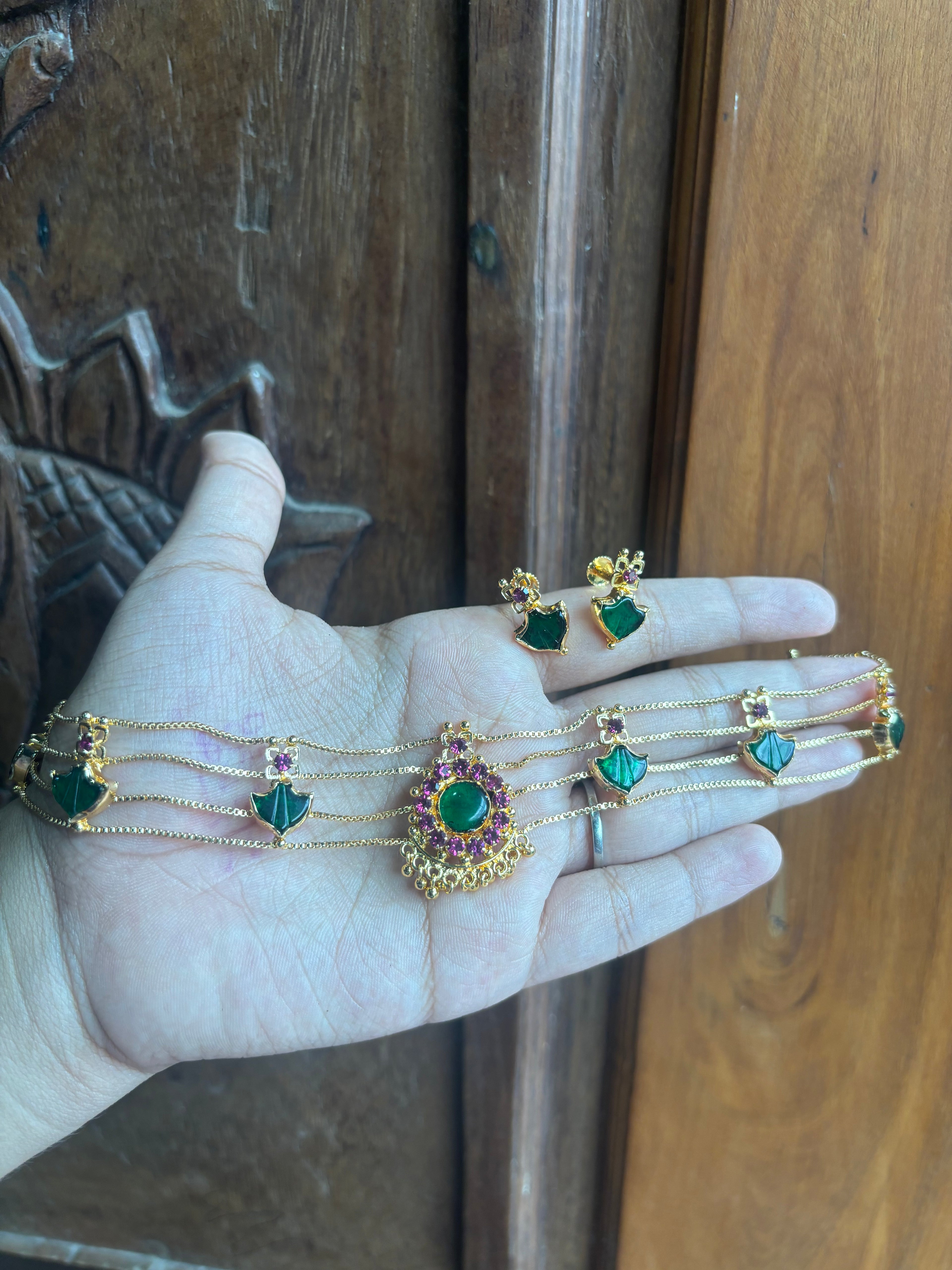 Palakka choker