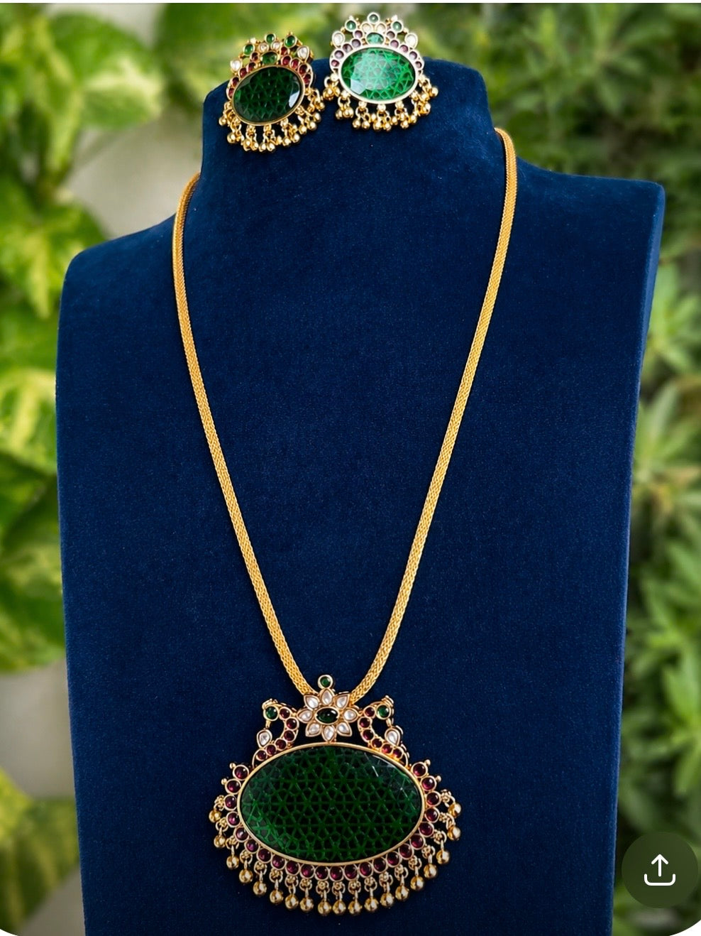 Royal pendent set