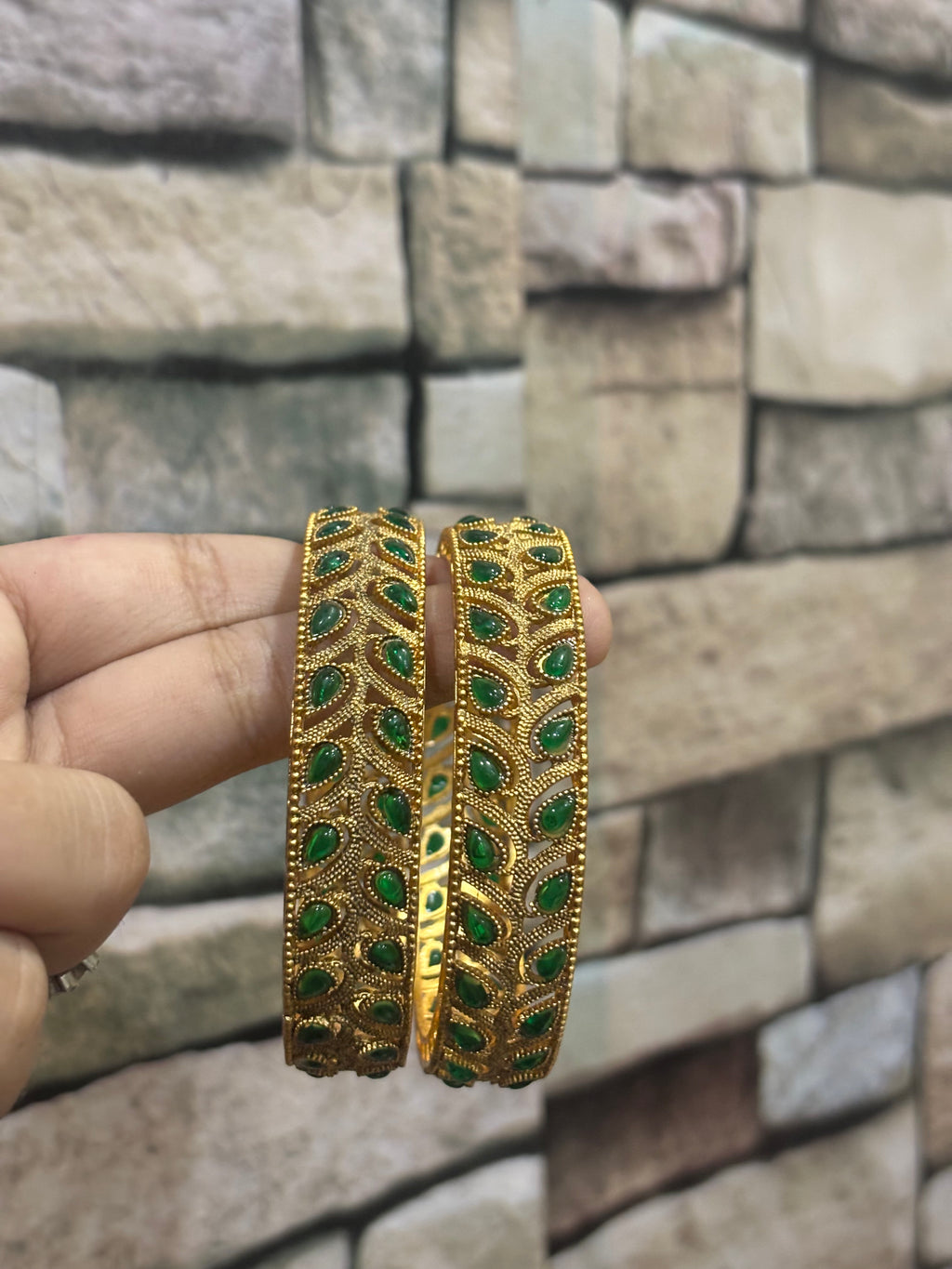 Kemp bangles